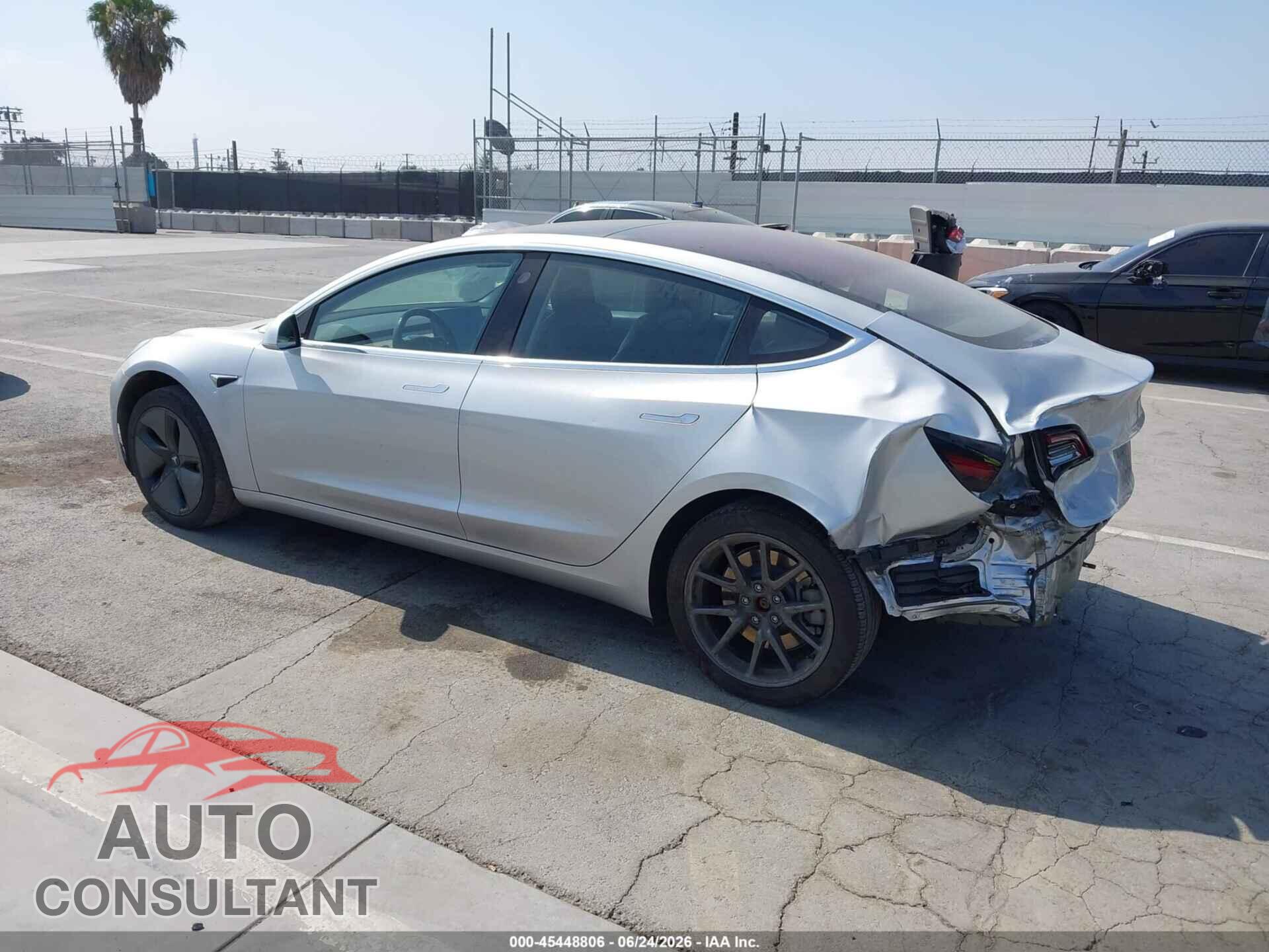 TESLA MODEL 3 2018 - 5YJ3E1EA5JF032435