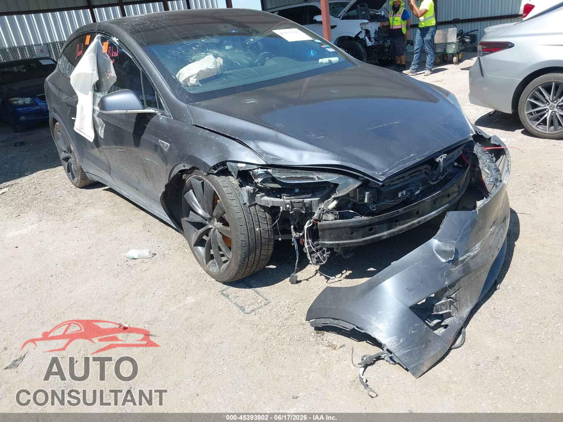 TESLA MODEL X 2016 - 5YJXCAE20GF008651