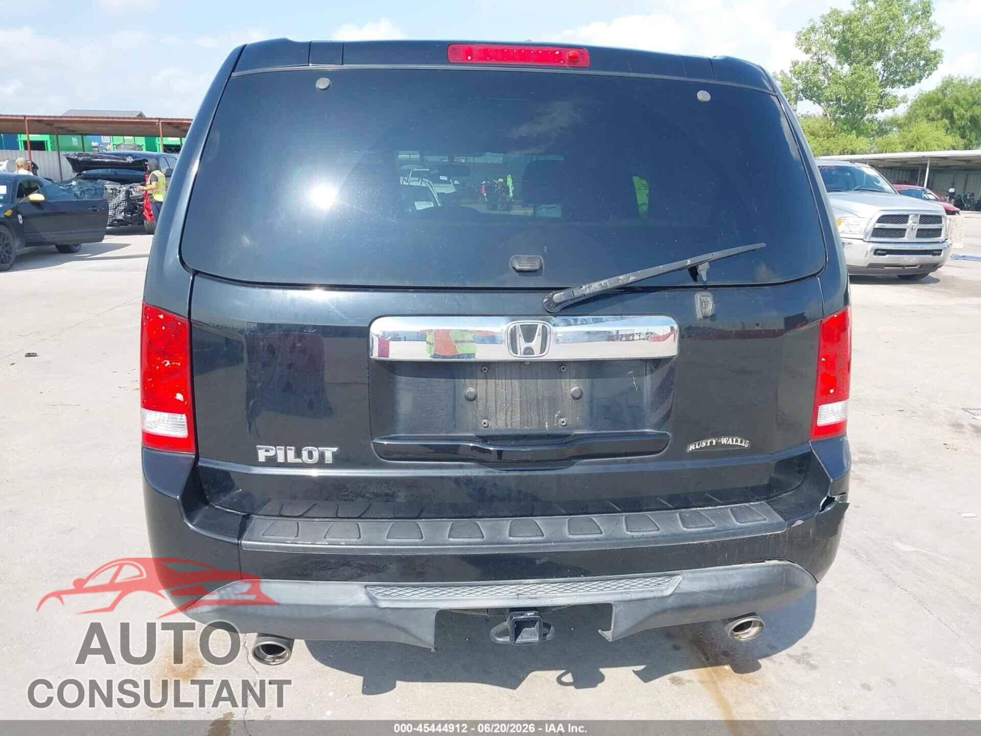 HONDA PILOT 2015 - 5FNYF3H49FB031977