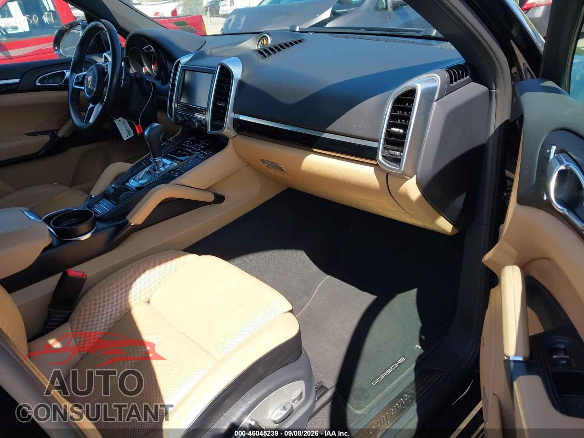 PORSCHE CAYENNE 2016 - WP1AA2A21GKA37245