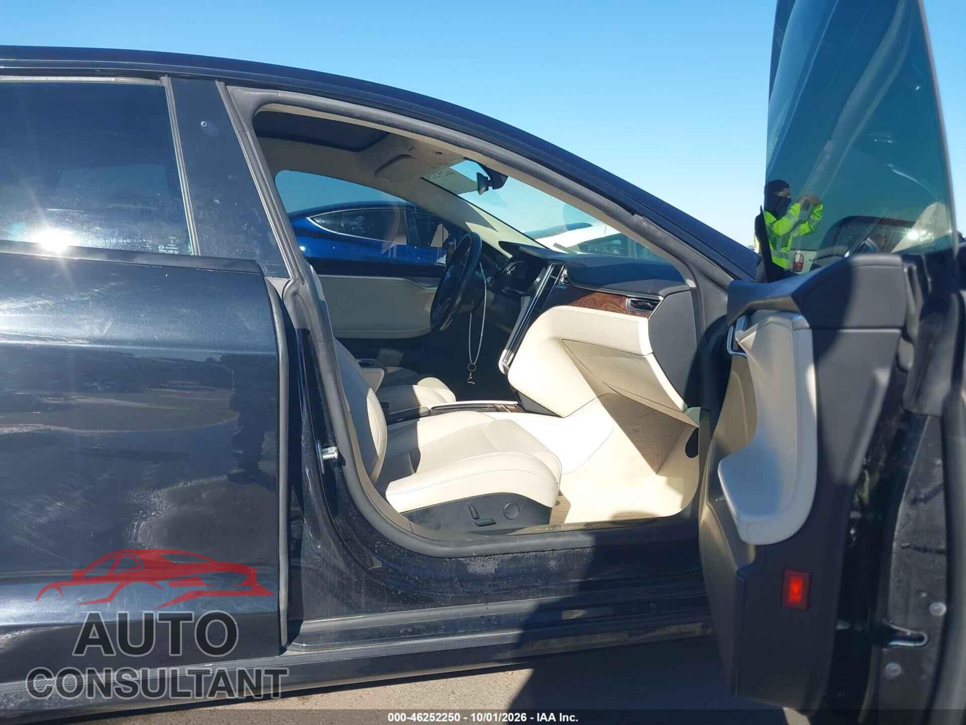 TESLA MODEL S 2018 - 5YJSA1E4XJF241462