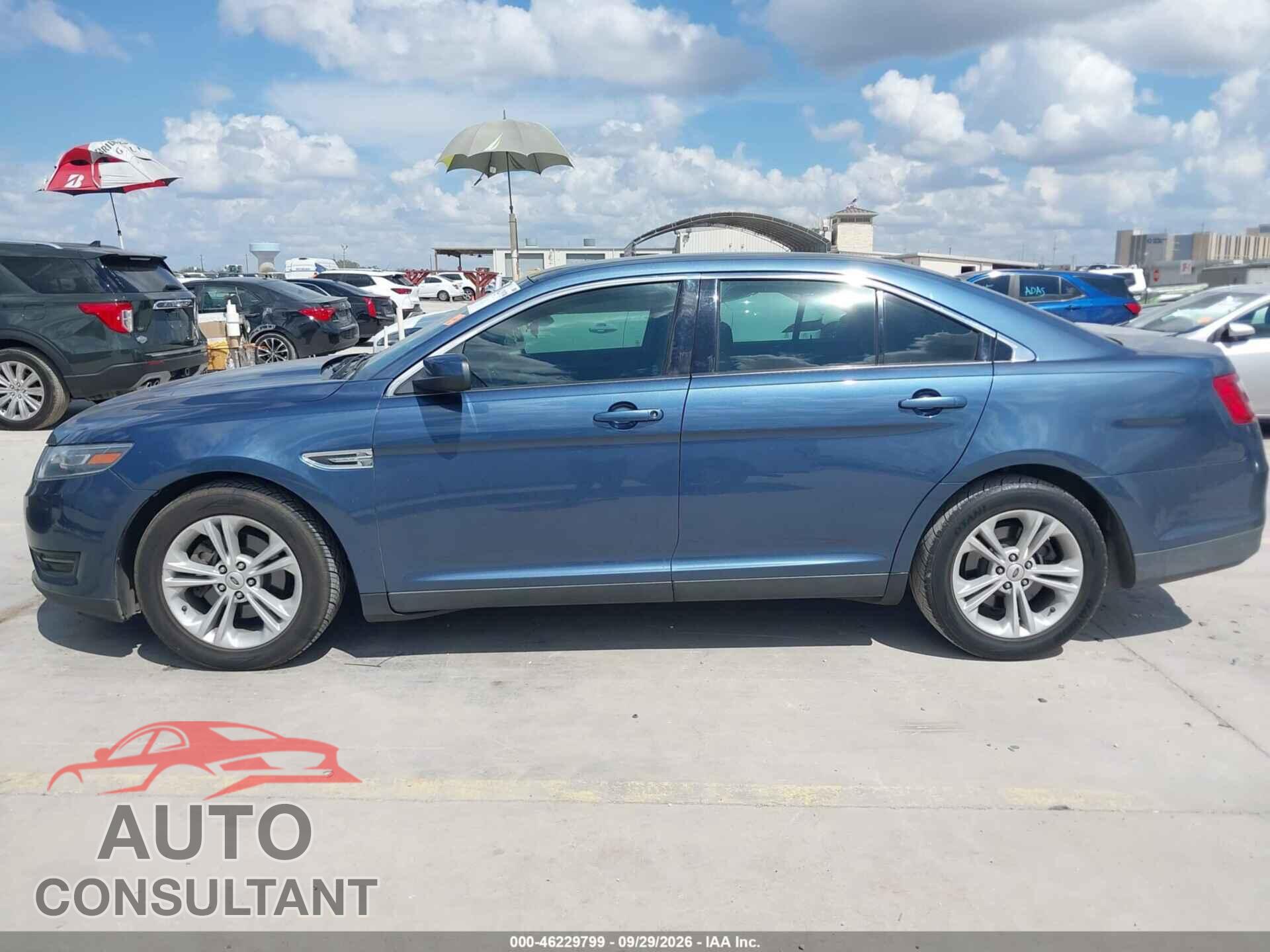 FORD TAURUS 2018 - 1FAHP2E88JG113900