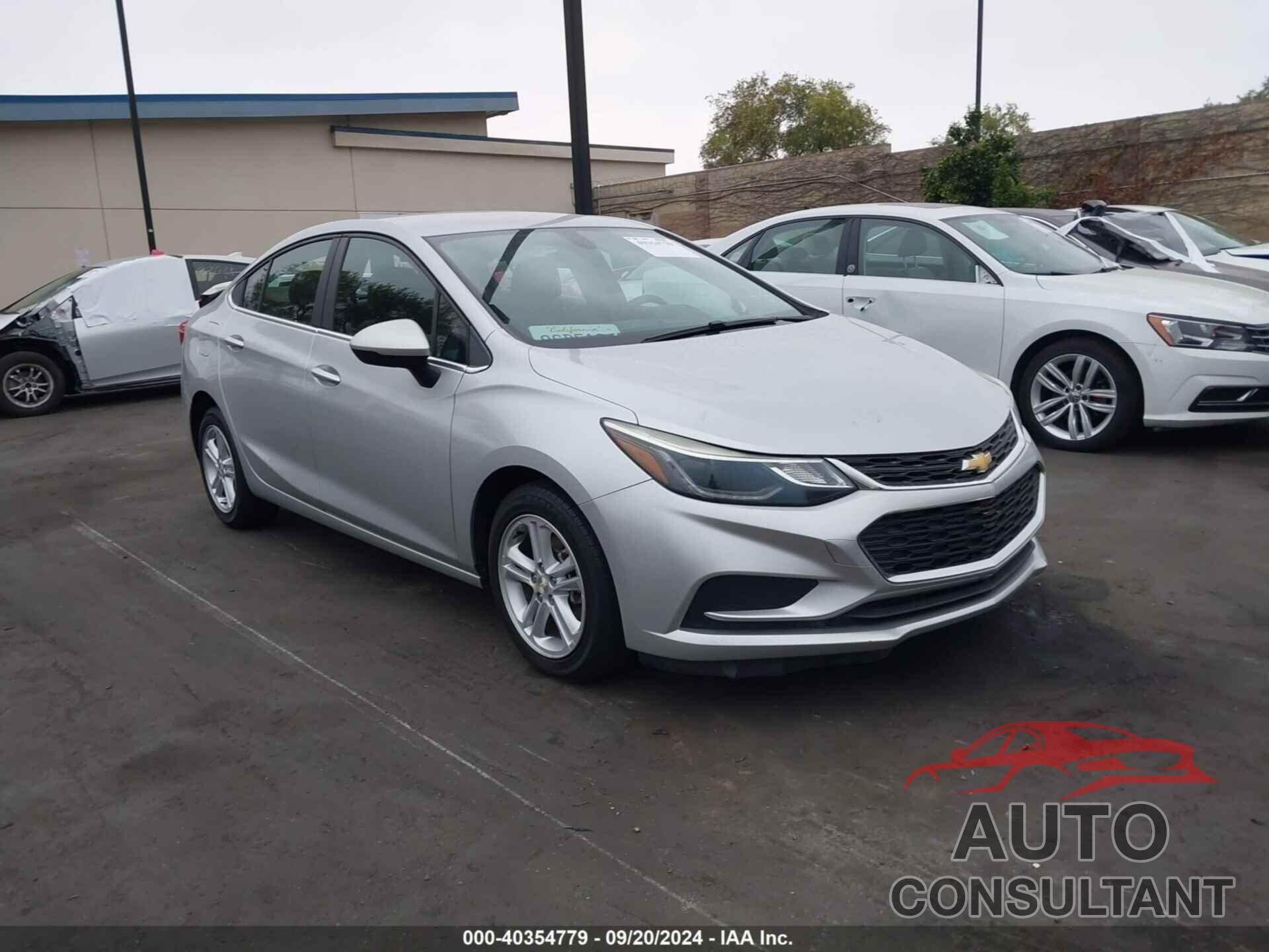 CHEVROLET CRUZE 2018 - 1G1BE5SM5J7202860