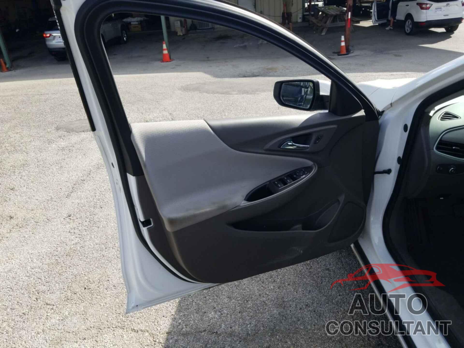 CHEVROLET MALIBU 2020 - 1G1ZC5ST8LF086512
