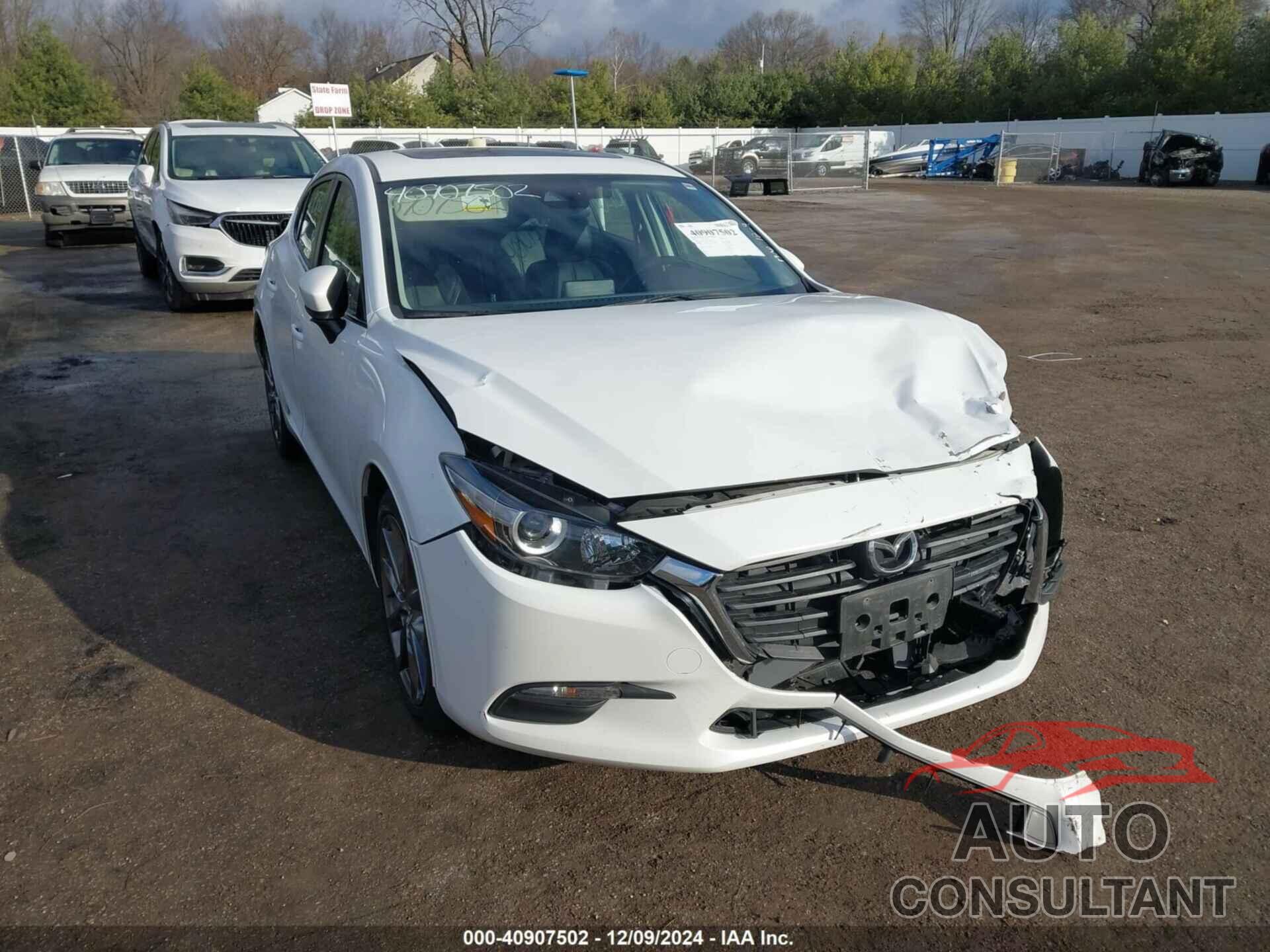 MAZDA MAZDA3 2018 - 3MZBN1L36JM199606