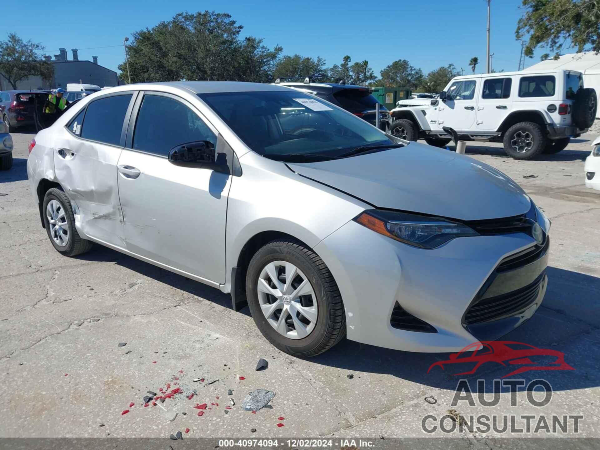 TOYOTA COROLLA 2018 - 5YFBURHE3JP854652
