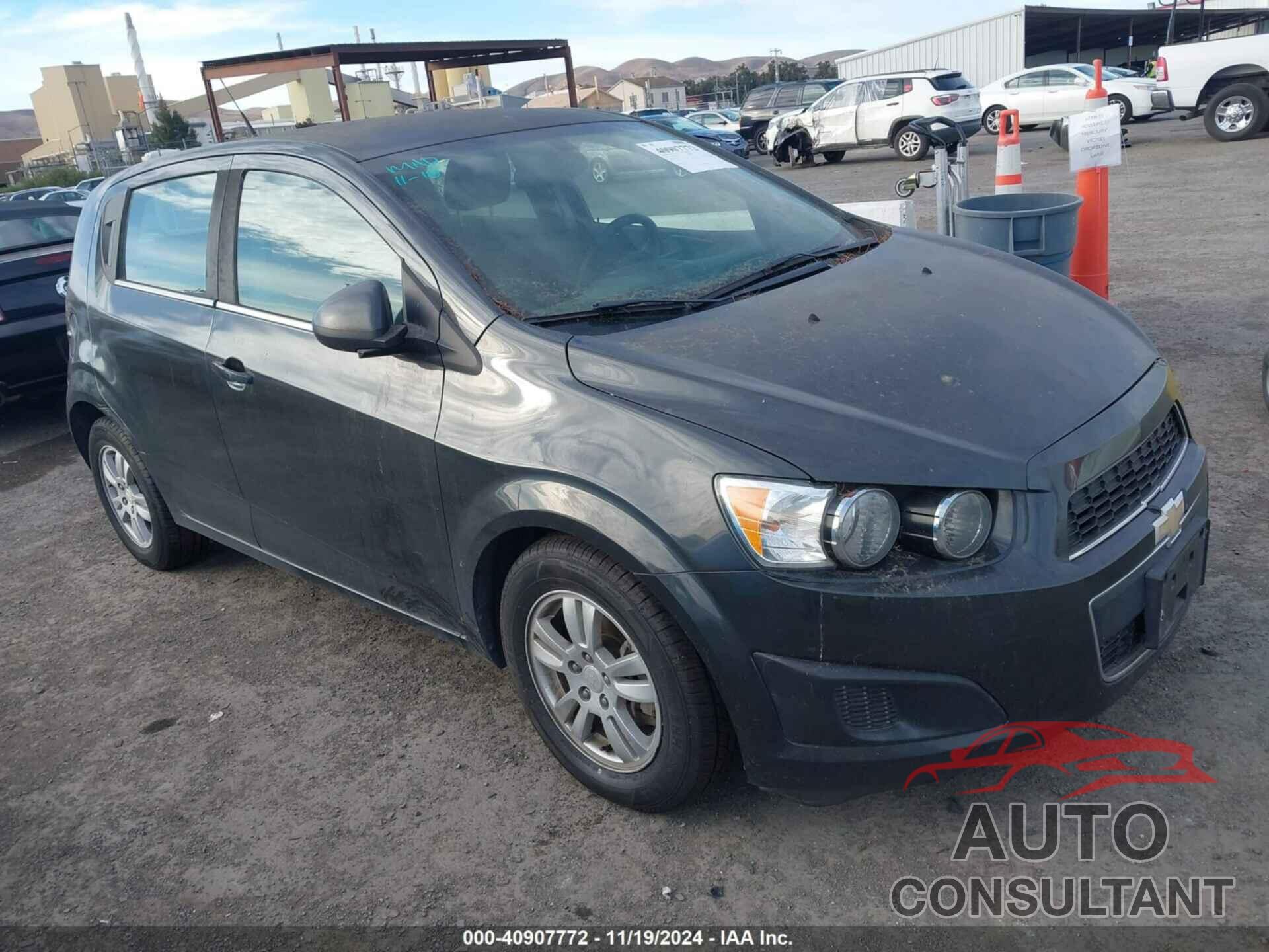 CHEVROLET SONIC 2014 - 1G1JC6SG1E4115062