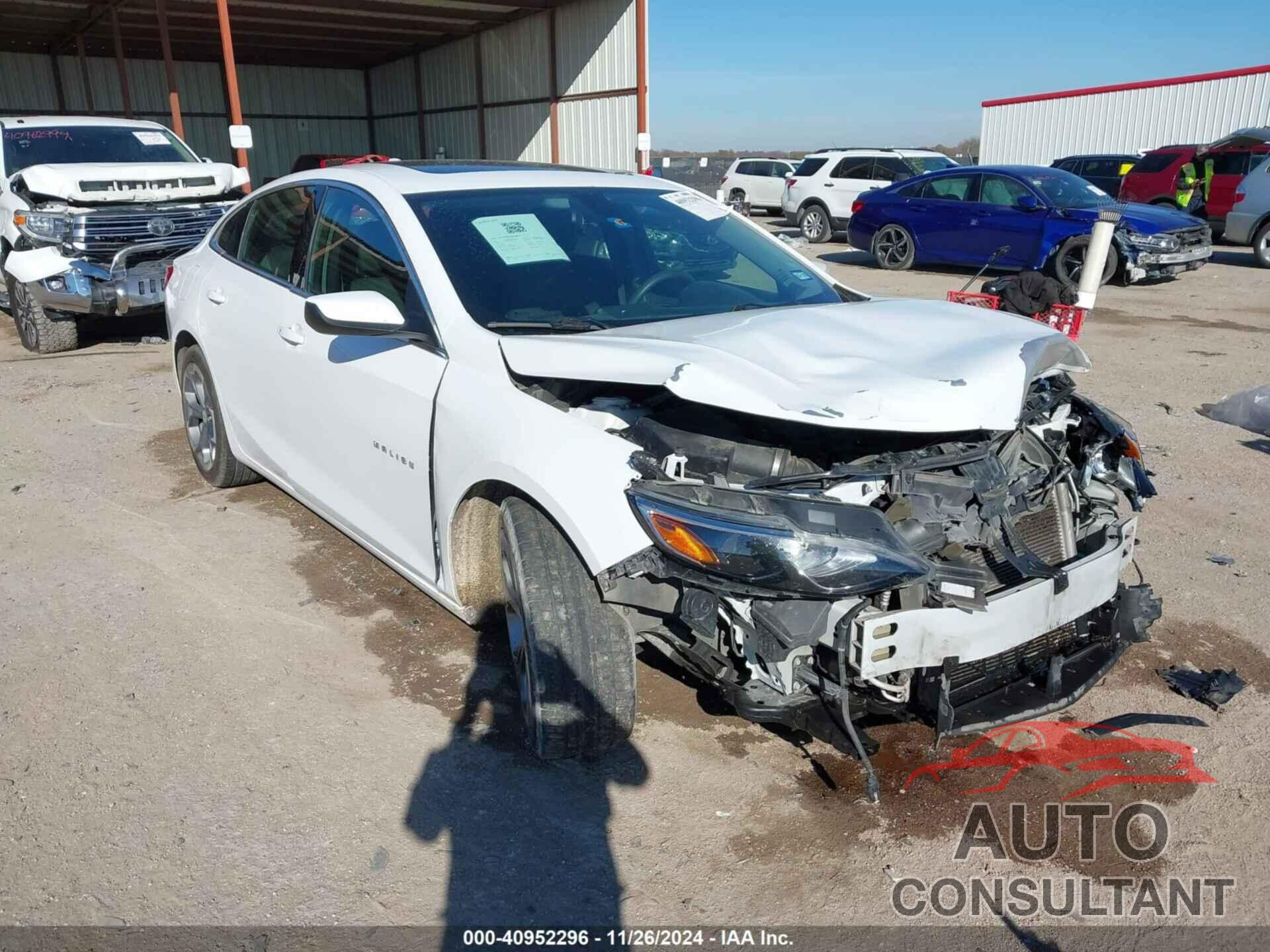 CHEVROLET MALIBU 2021 - 1G1ZD5ST6MF005103