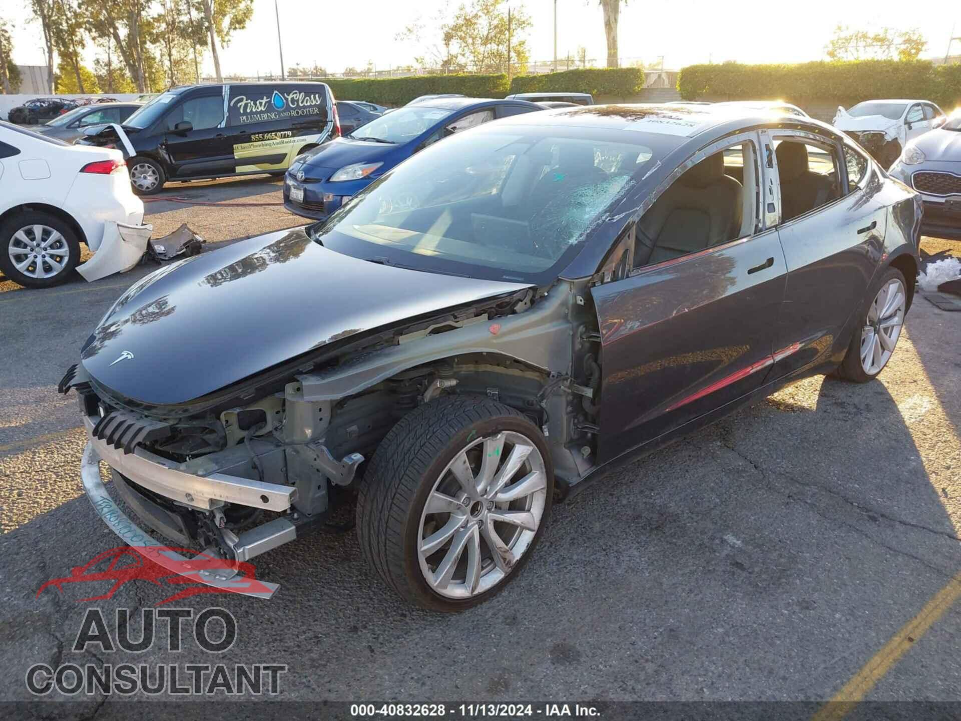 TESLA MODEL 3 2018 - 5YJ3E1EA5JF010774