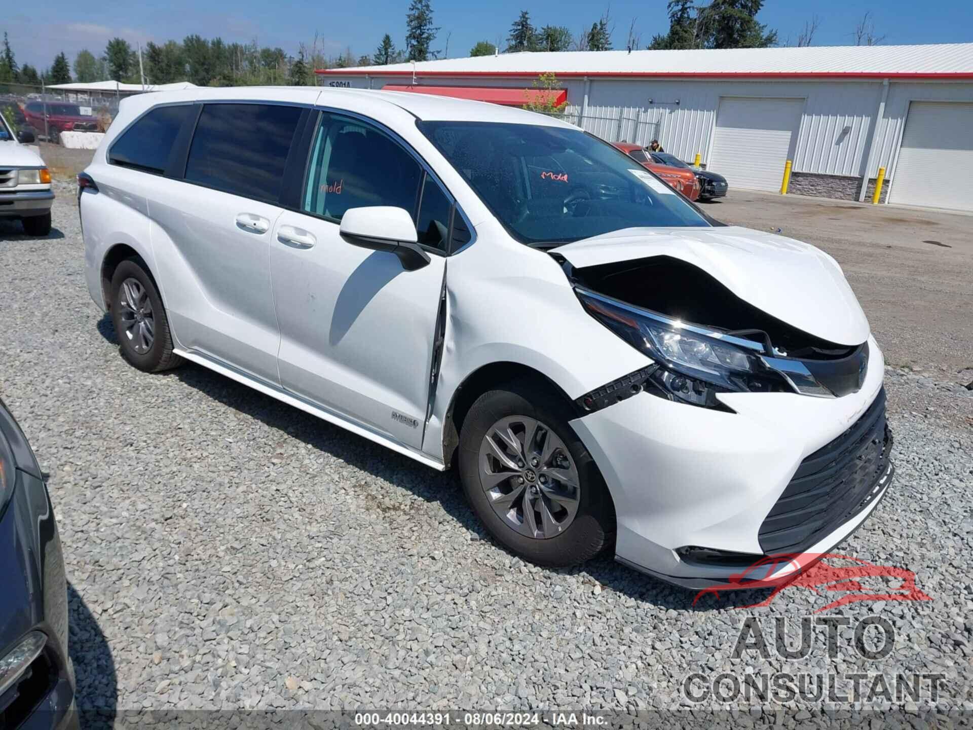 TOYOTA SIENNA 2021 - 5TDKRKEC6MS046321