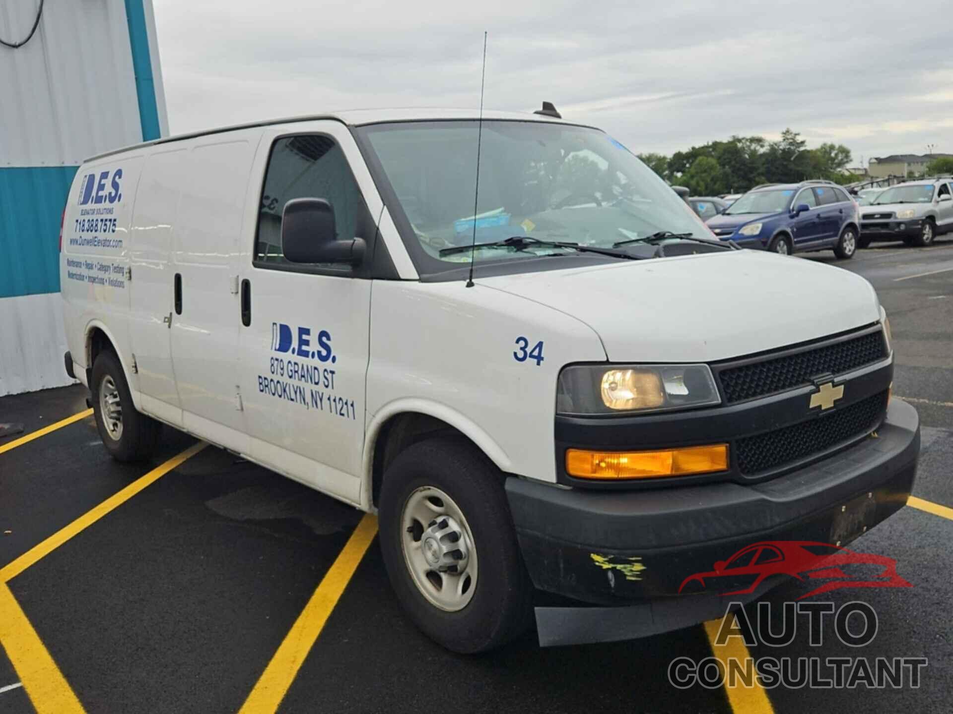 CHEVROLET EXPRESS 2500 2018 - 1GCWGAFP5J1243038