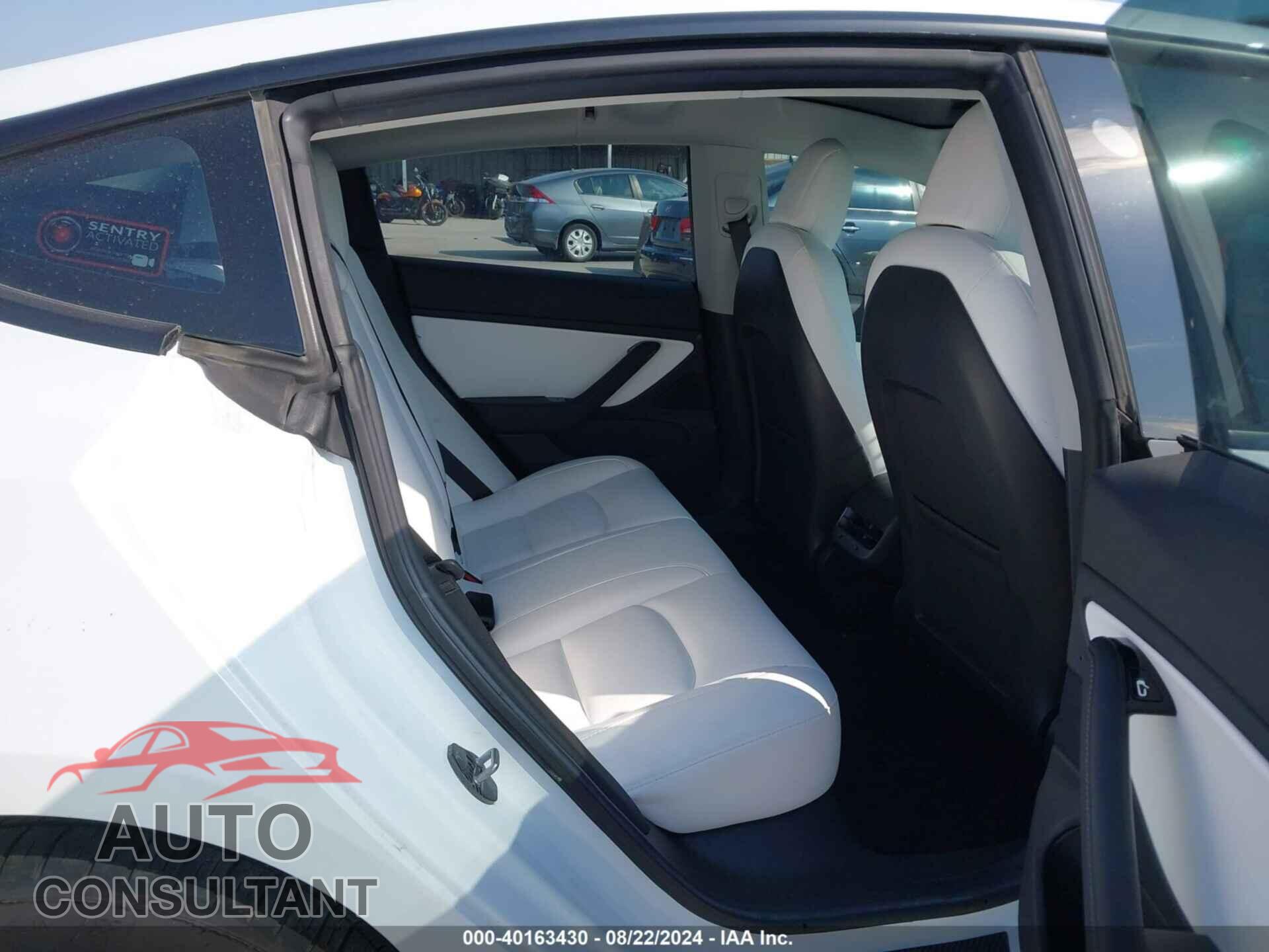 TESLA MODEL 3 2018 - 5YJ3E1EB3JF096644