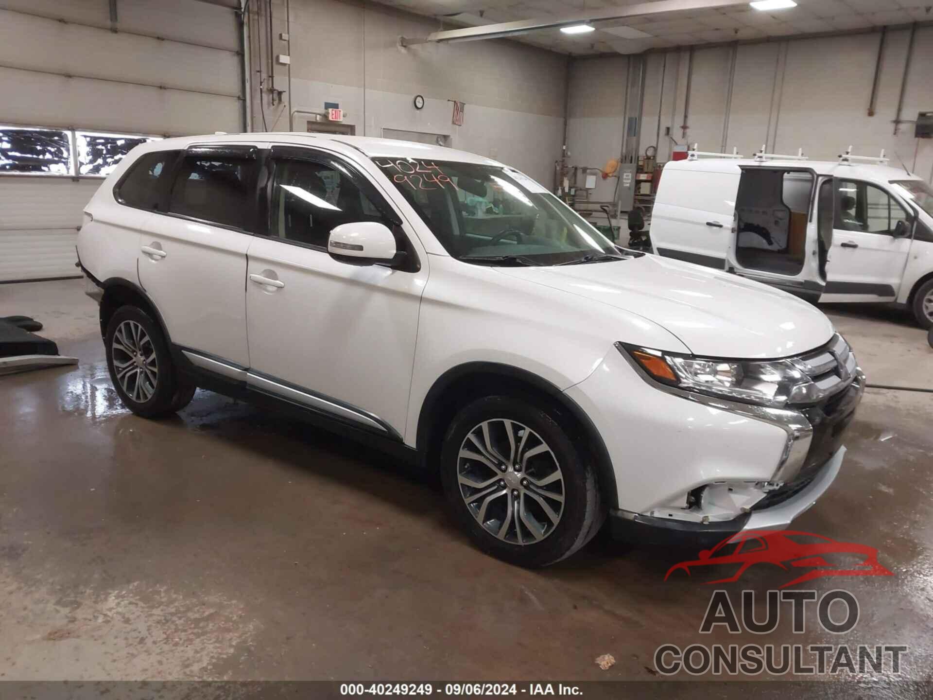 MITSUBISHI OUTLANDER 2017 - JA4AZ3A3XHZ031830