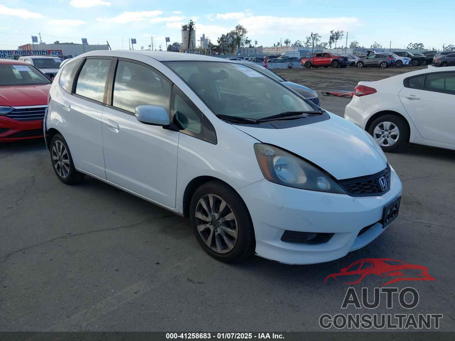 HONDA FIT 2013 - JHMGE8H56DC046482