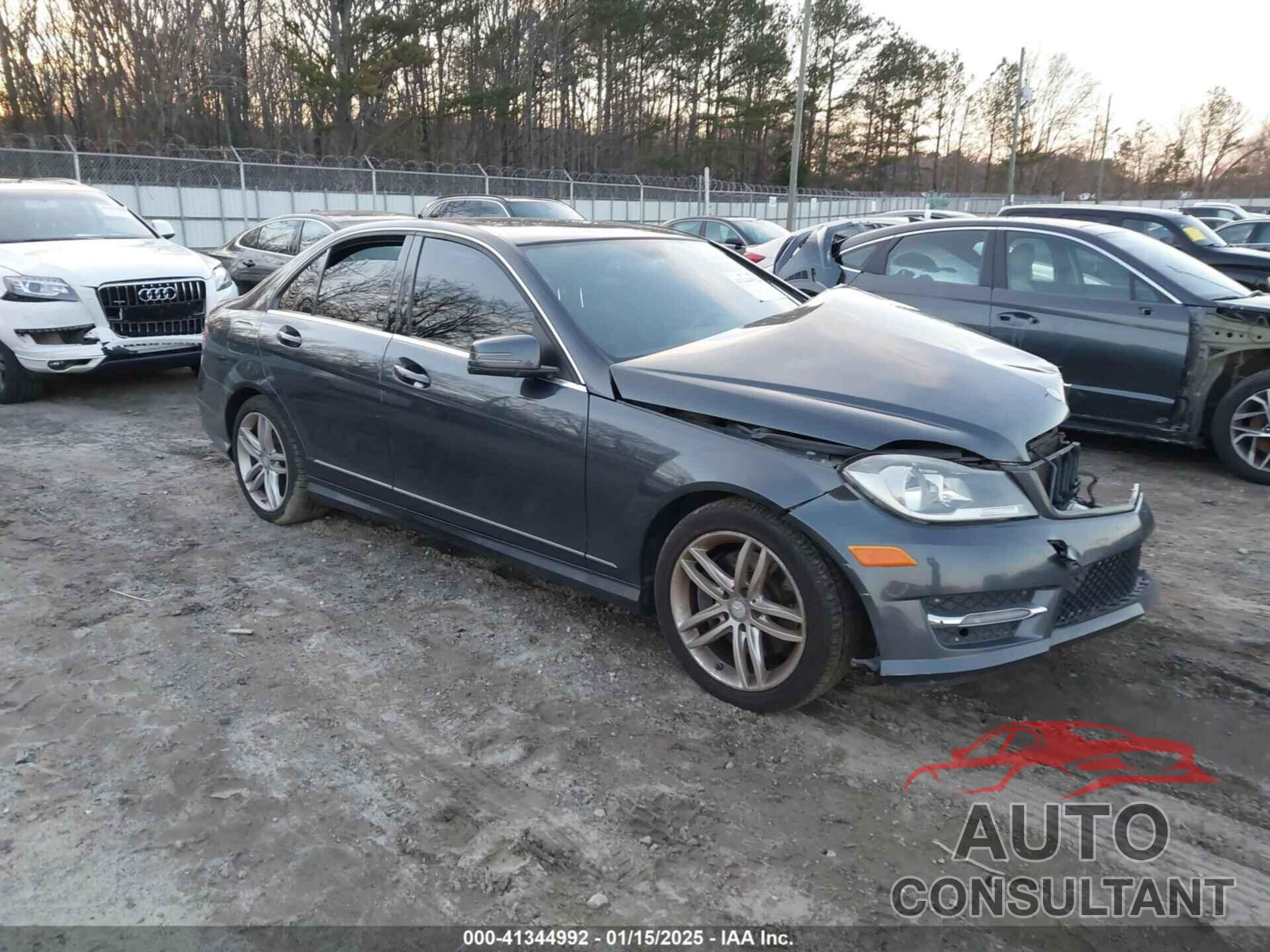 MERCEDES-BENZ C 300 2014 - WDDGF8AB0EG200666