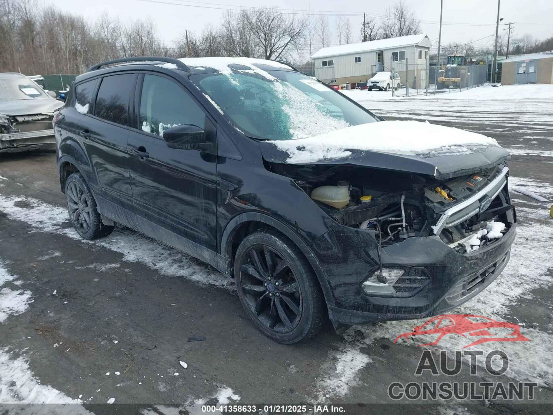 FORD ESCAPE 2017 - 1FMCU9G94HUC17366