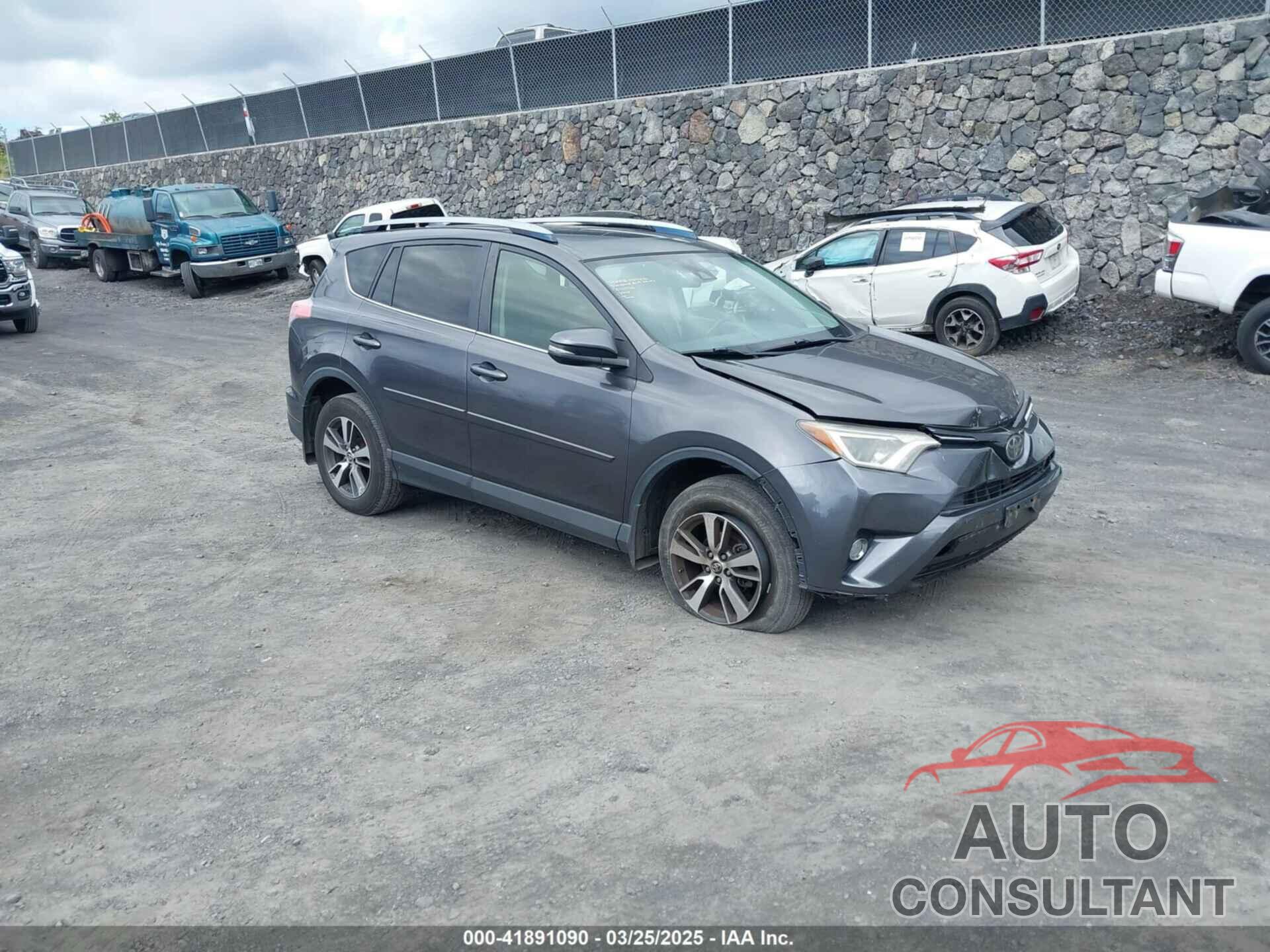 TOYOTA RAV4 2018 - JTMRFREV7JJ177574
