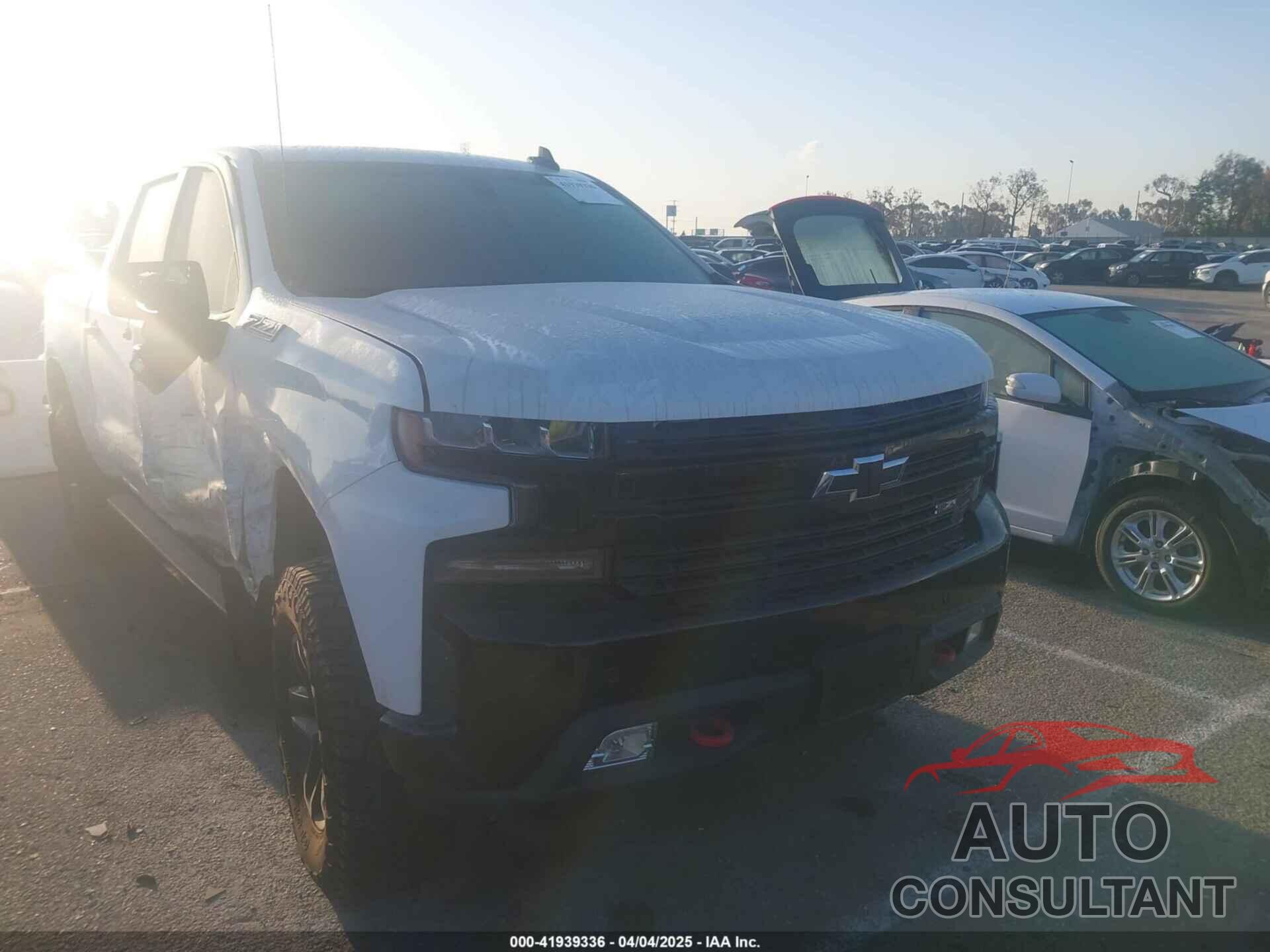 CHEVROLET SILVERADO 1500 2020 - 1GCPYFED8LZ325811