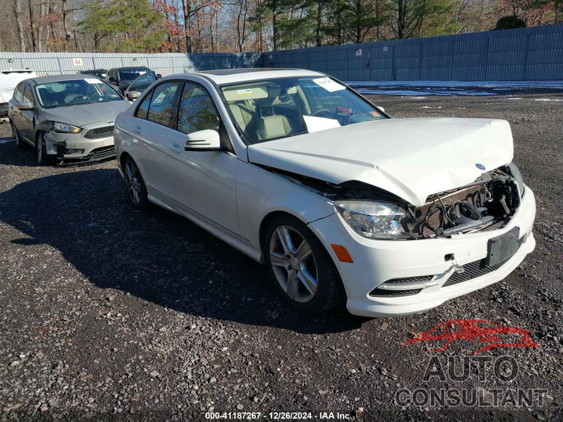 MERCEDES-BENZ C 300 2011 - WDDGF8BB3BR183540