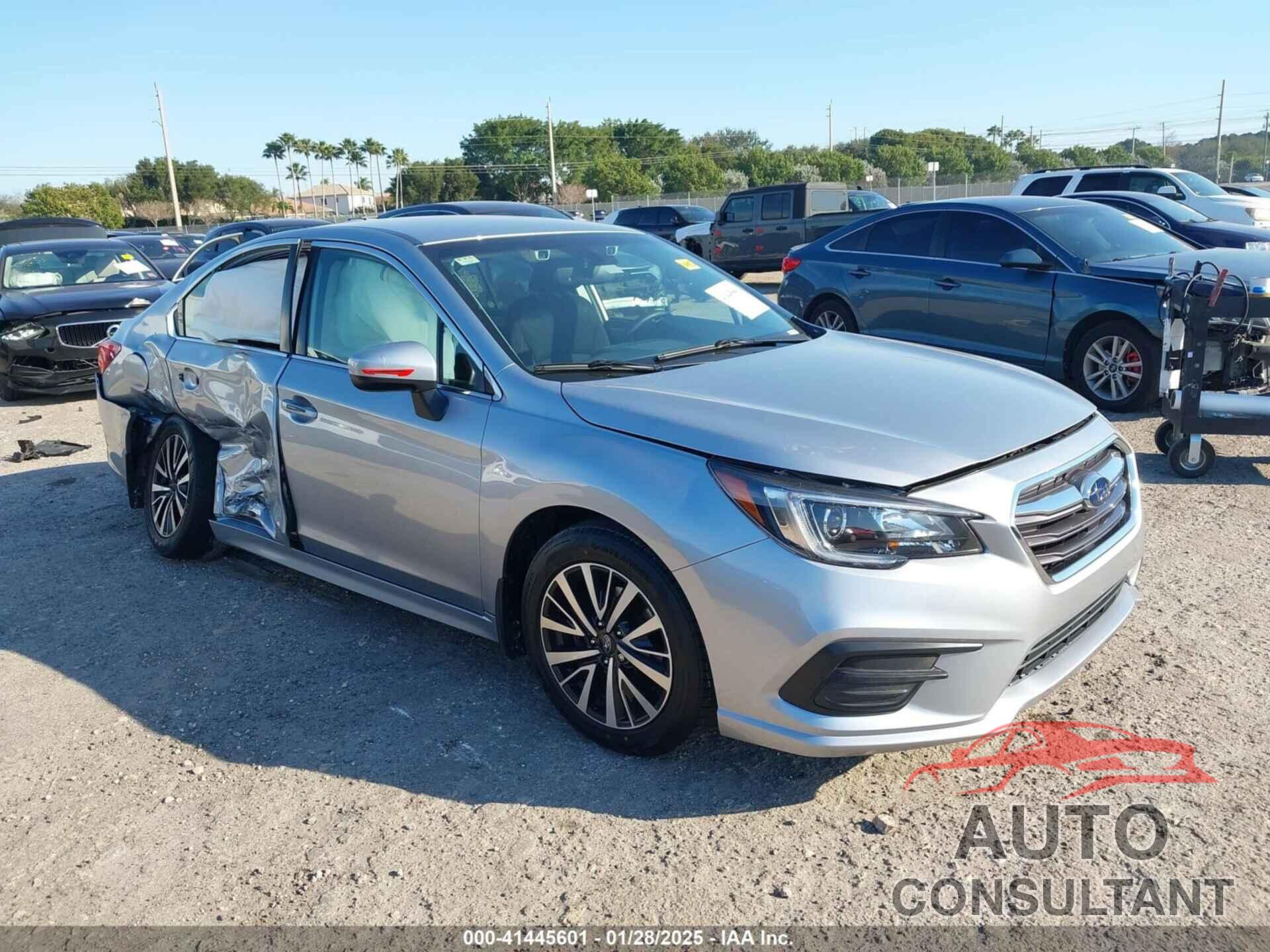 SUBARU LEGACY 2019 - 4S3BNAF62K3031974