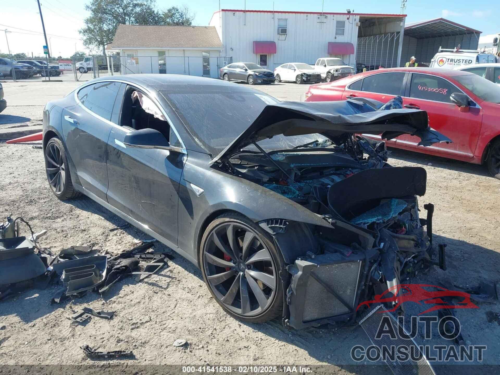 TESLA MODEL S 2015 - 5YJSA4V45FF097442
