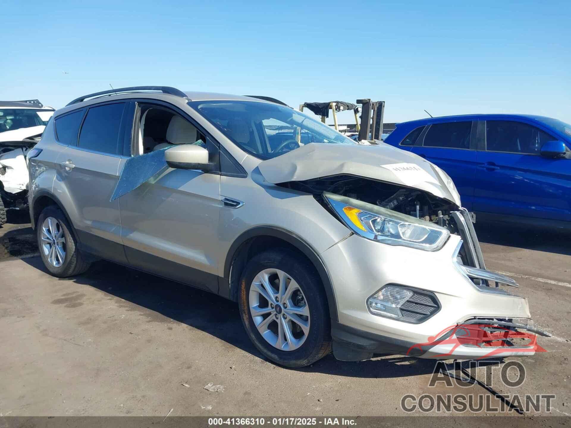 FORD ESCAPE 2017 - 1FMCU0G96HUB81482