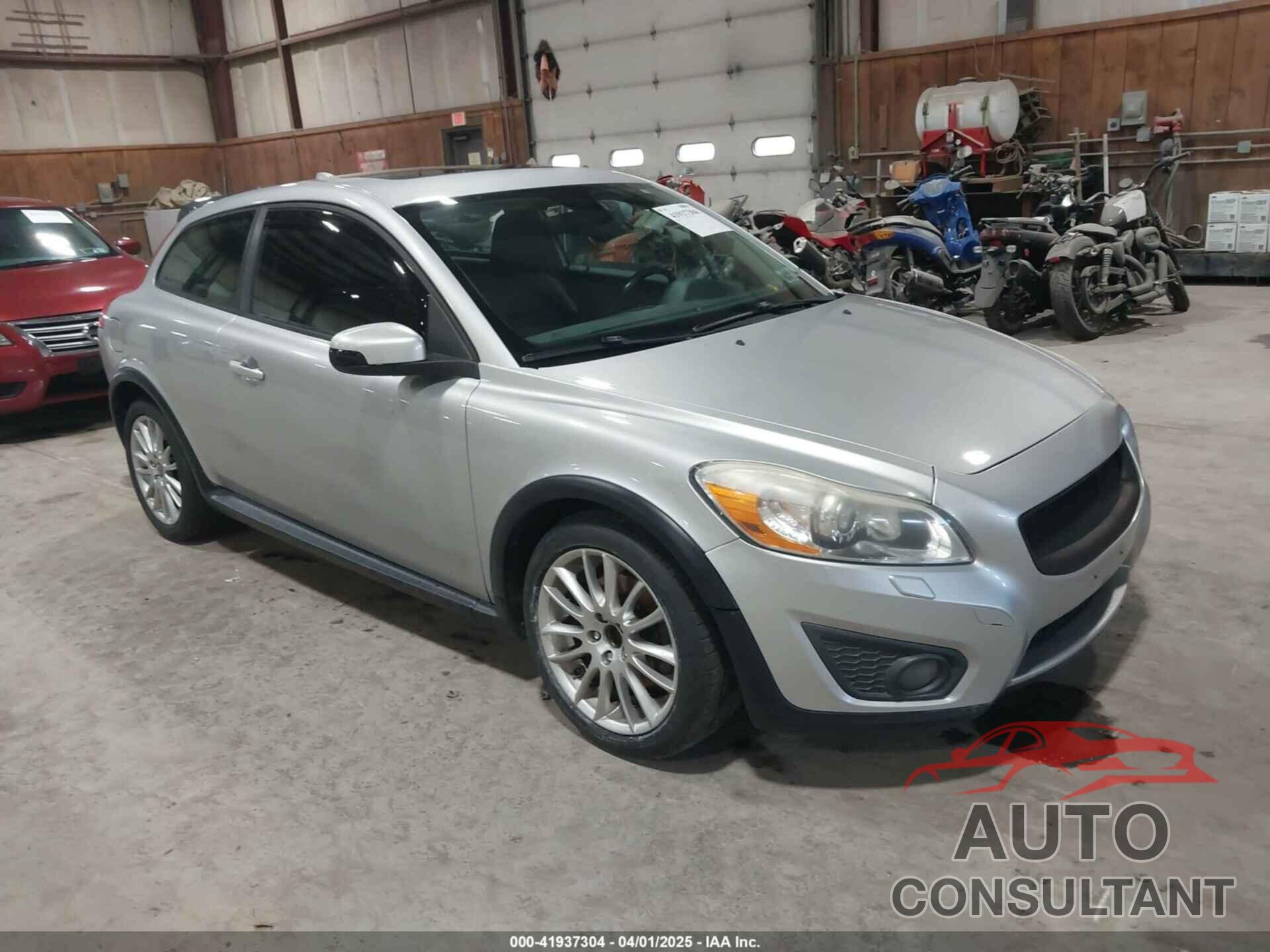 VOLVO C30 2011 - YV1672MK3B2193484