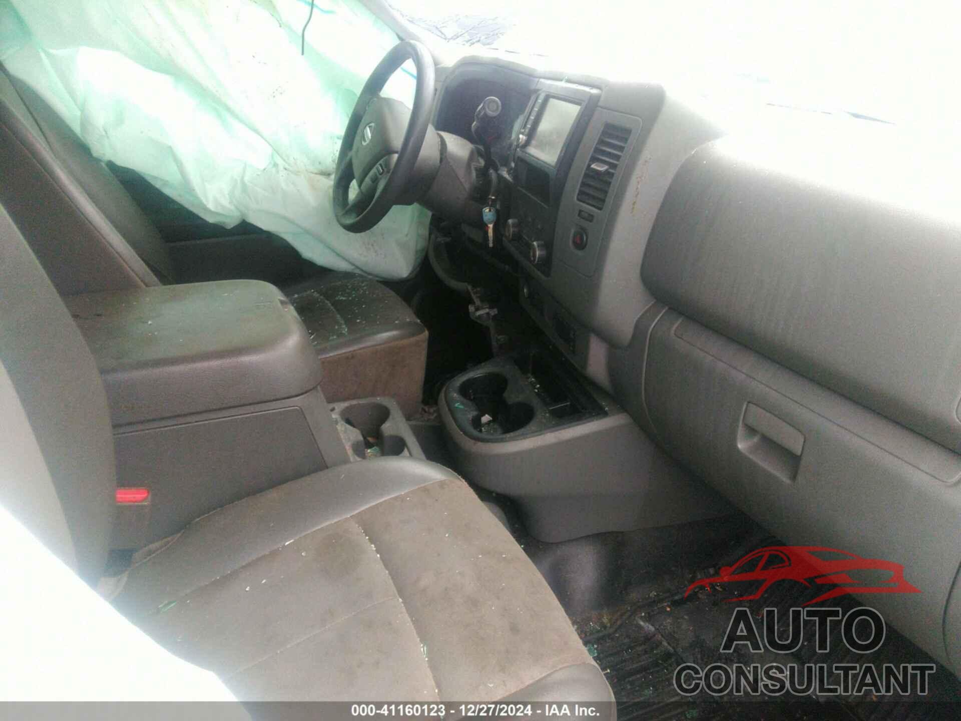 NISSAN NV CARGO NV2500 HD 2019 - 1N6AF0KY7KN810489