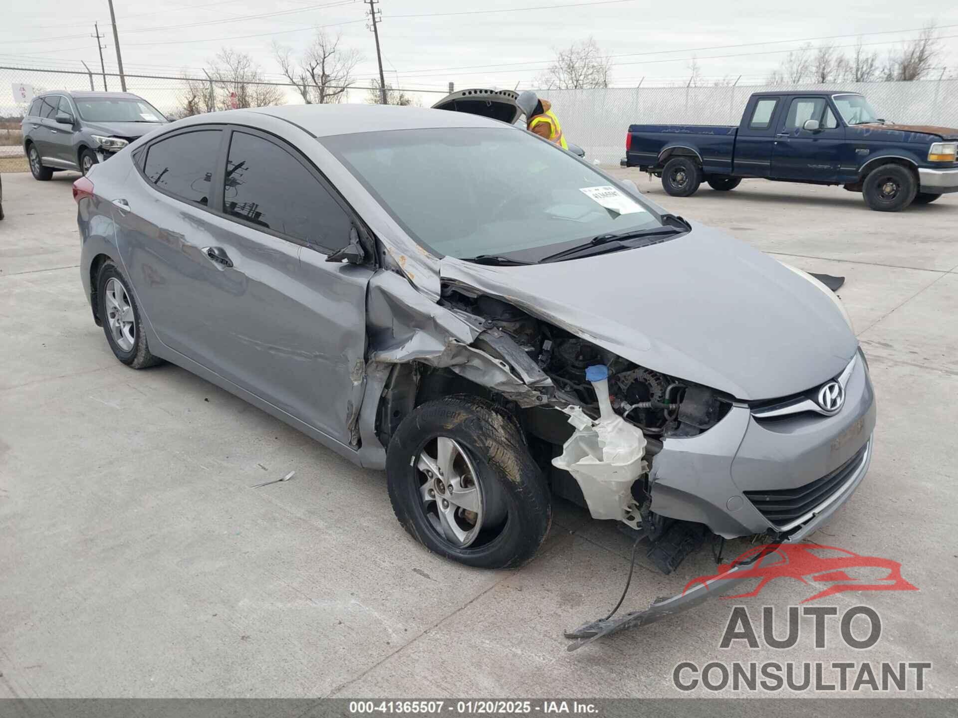 HYUNDAI ELANTRA 2015 - KMHDH4AE8FU390628