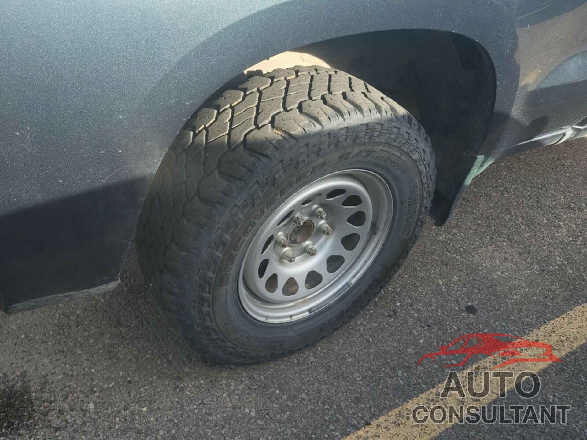 CHEVROLET SILVERADO 1500 2019 - 1GCRYAEF6KZ270206