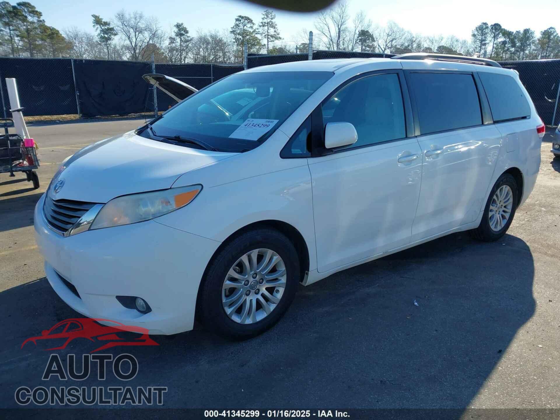 TOYOTA SIENNA 2013 - 5TDYK3DC8DS375124
