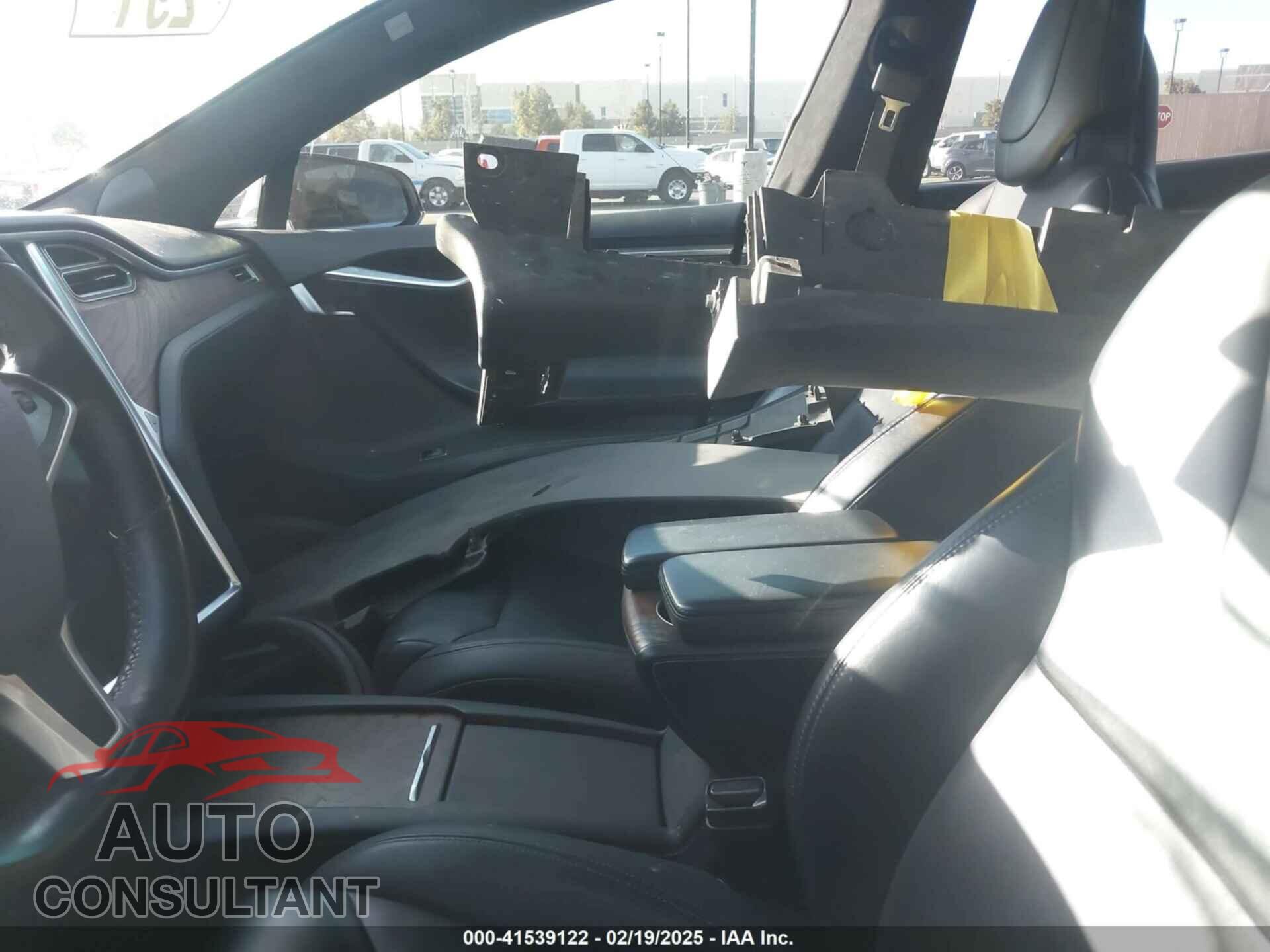 TESLA MODEL S 2017 - 5YJSA1E12HF204700
