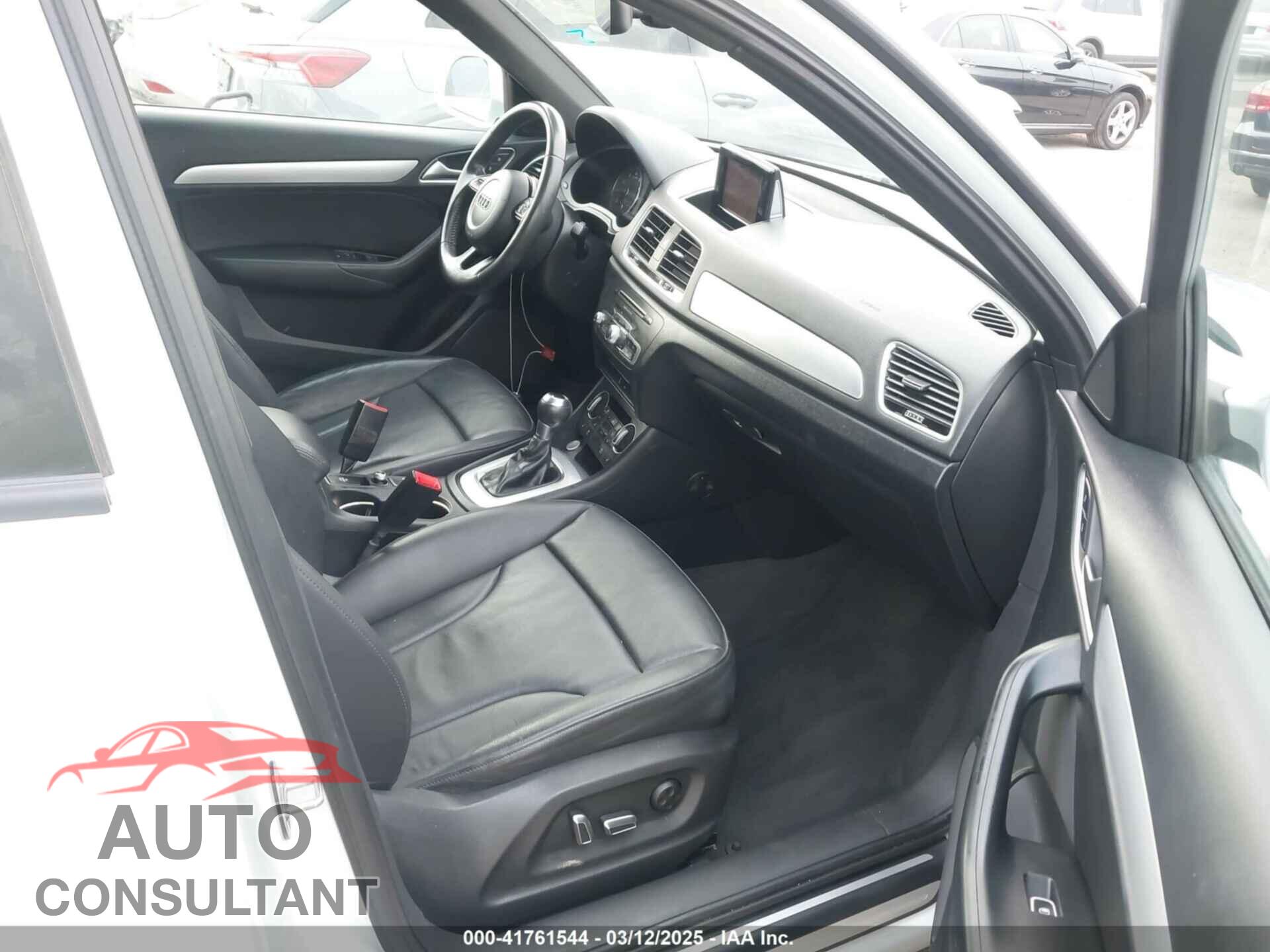 AUDI Q3 2018 - WA1BCCFSXJR028356