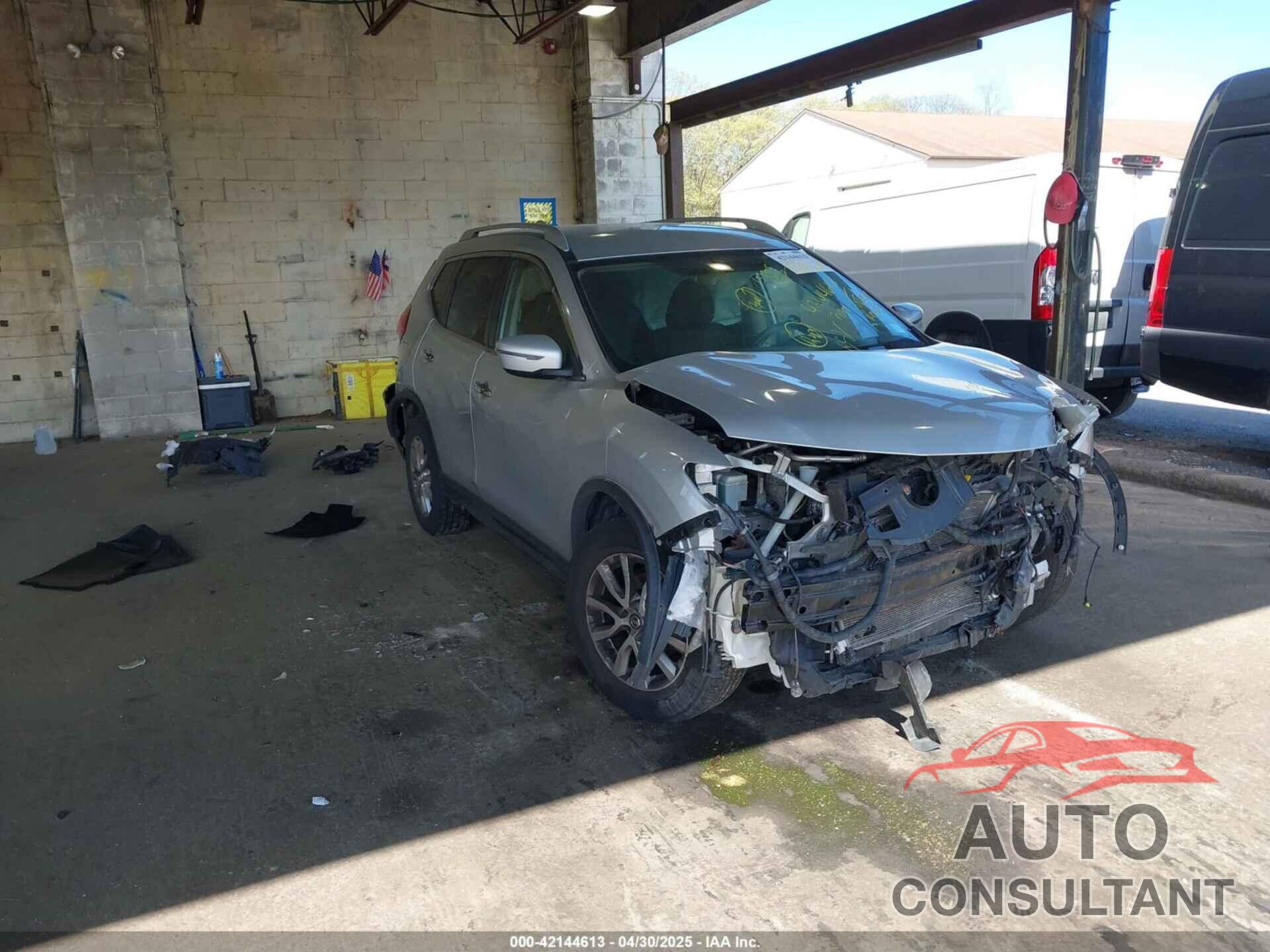NISSAN ROGUE 2017 - KNMAT2MV4HP526258