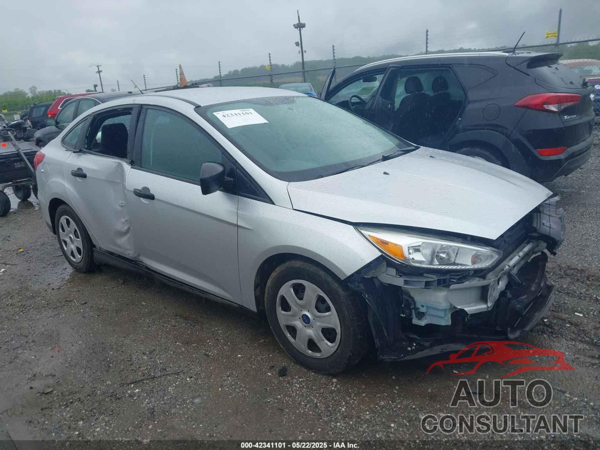 FORD FOCUS 2018 - 1FADP3E23JL219579