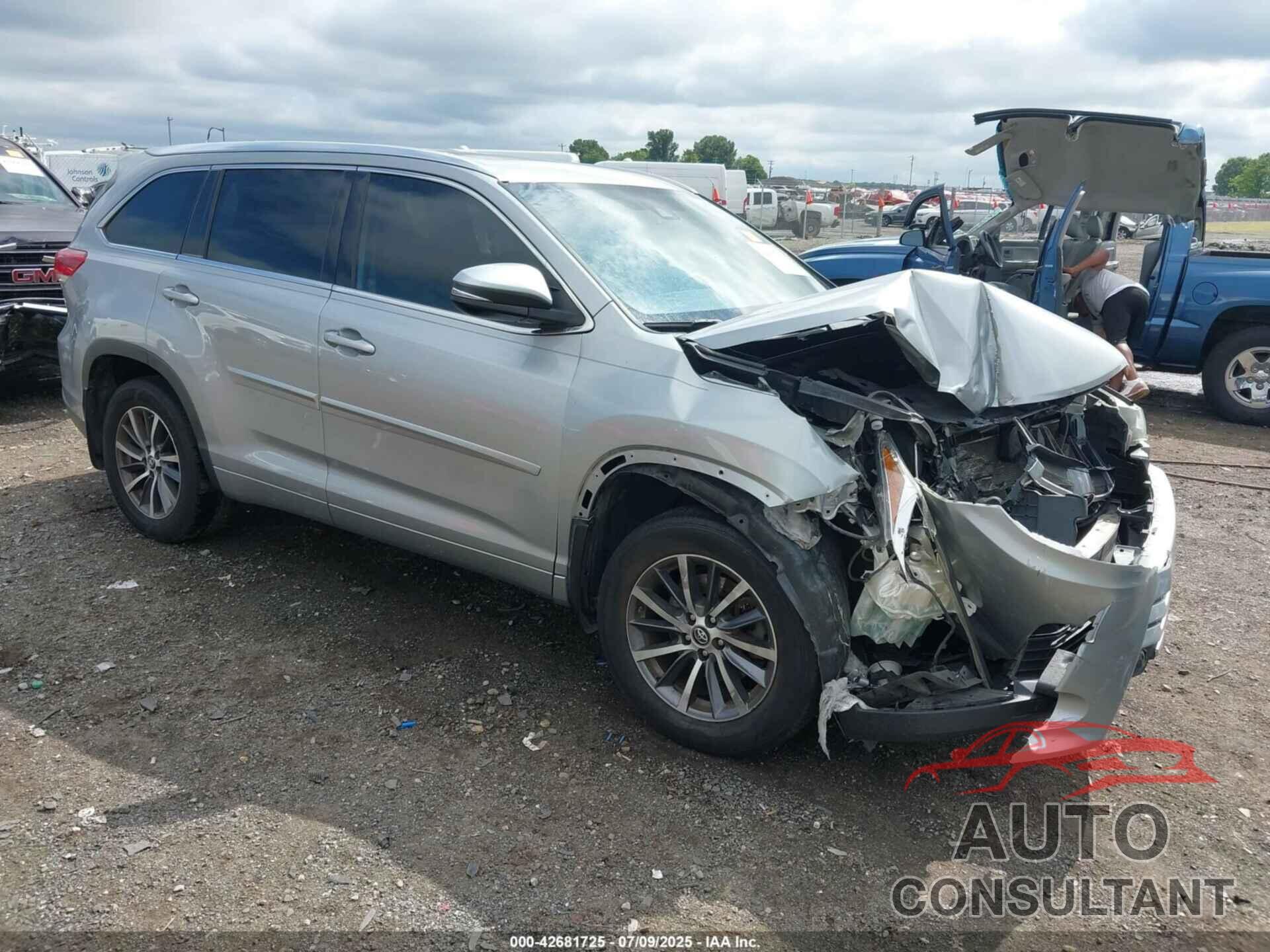 TOYOTA HIGHLANDER 2018 - 5TDKZRFH5JS277306