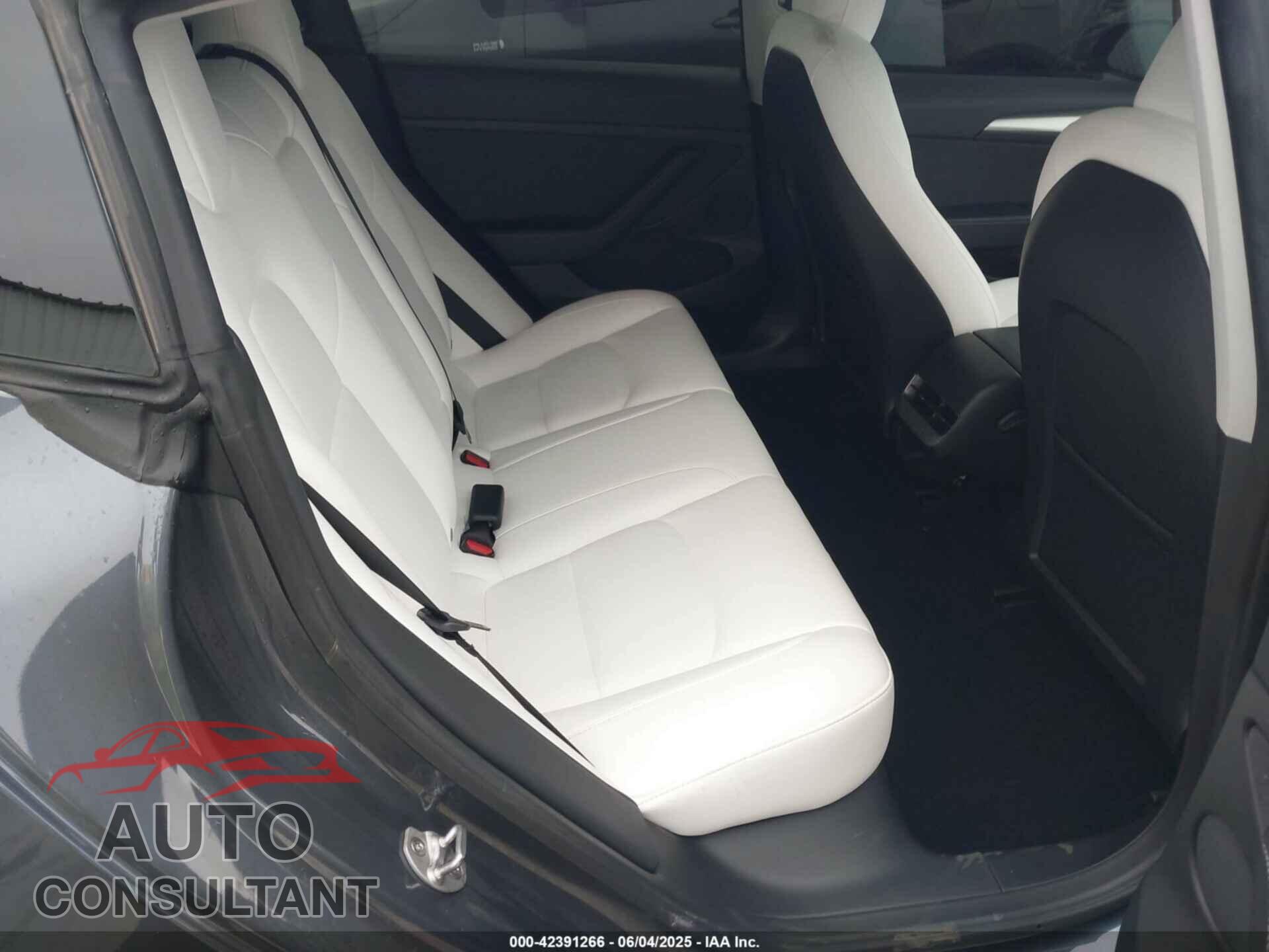 TESLA MODEL 3 2022 - 5YJ3E1EB2NF259483