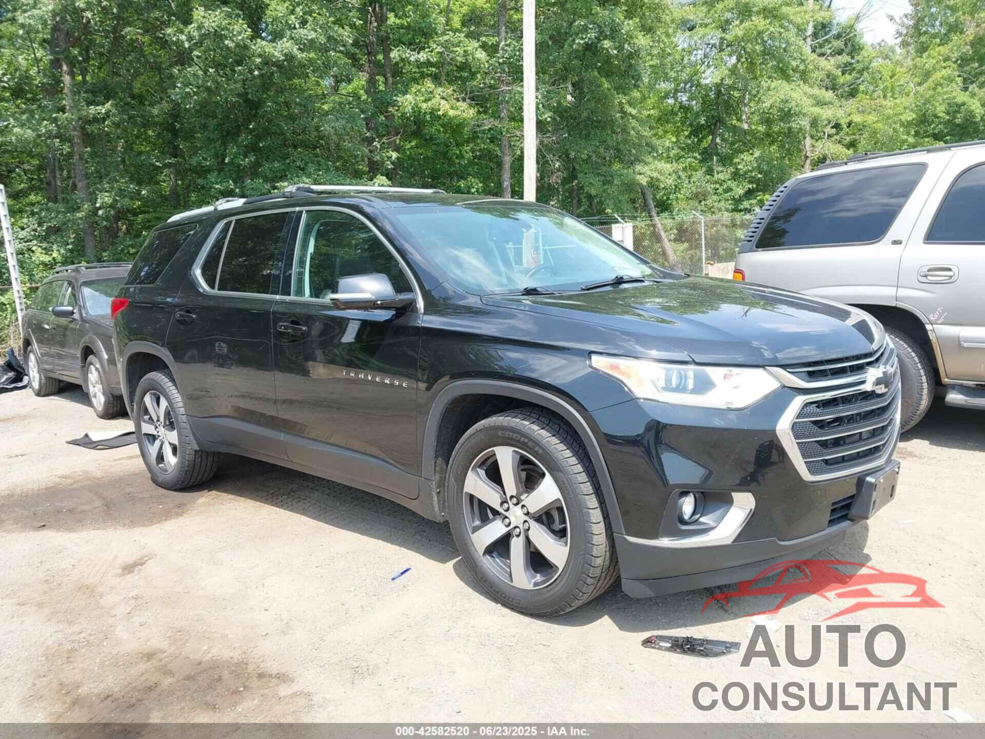 CHEVROLET TRAVERSE 2018 - 1GNEVHKW9JJ280947