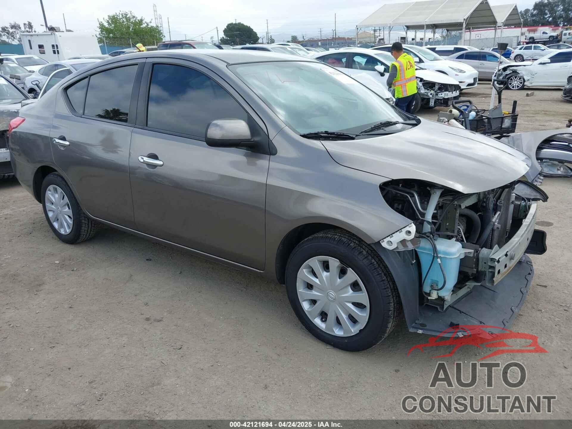 NISSAN VERSA 2013 - 3N1CN7AP7DL839013