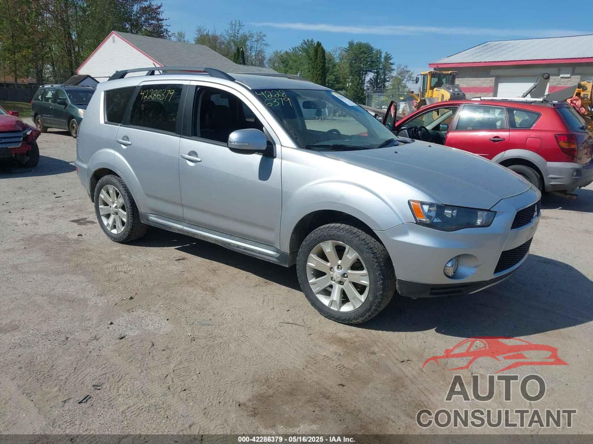 MITSUBISHI OUTLANDER 2013 - JA4JT3AW1DU001747