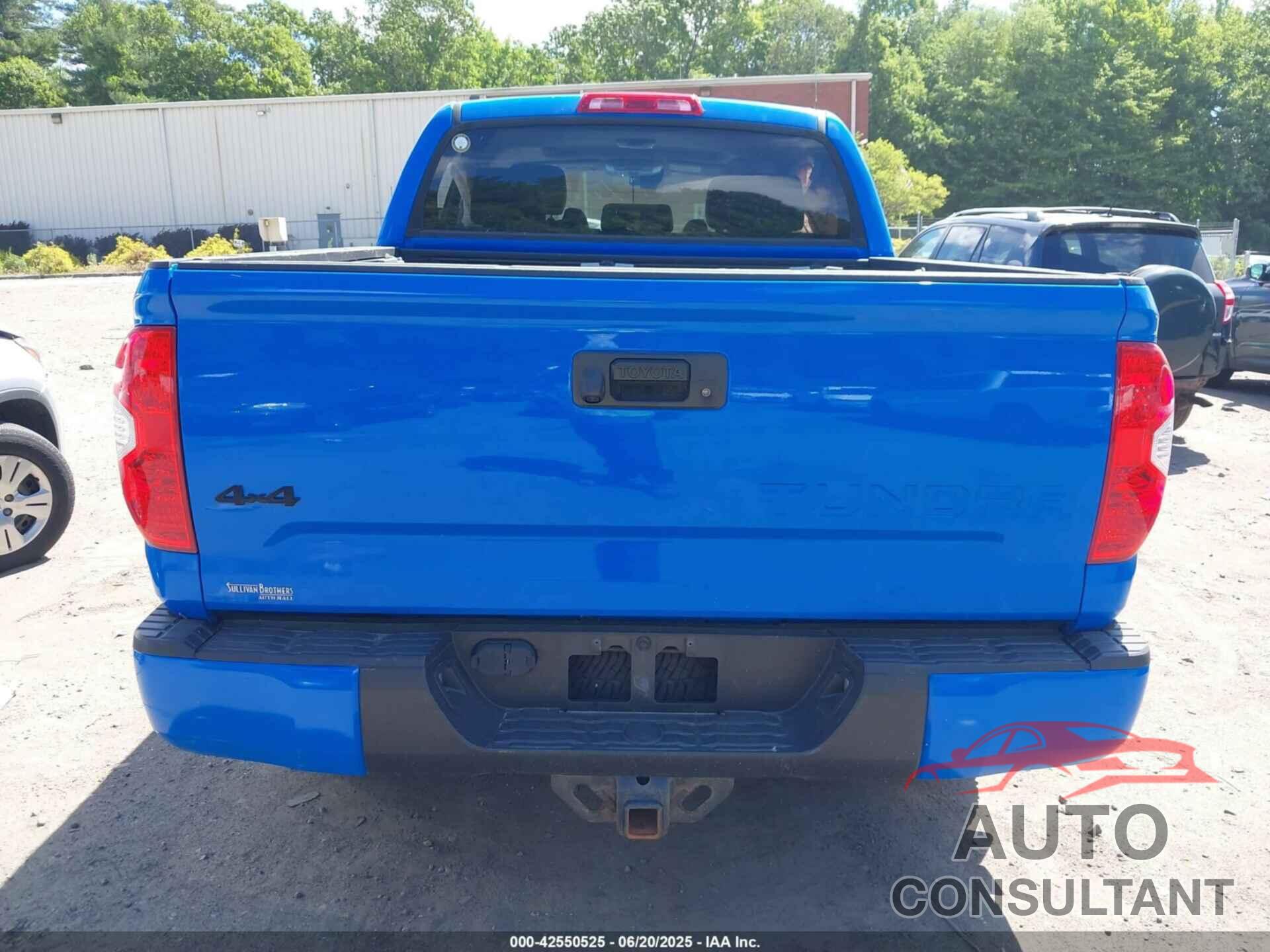 TOYOTA TUNDRA 2019 - 5TFDY5F13KX851596