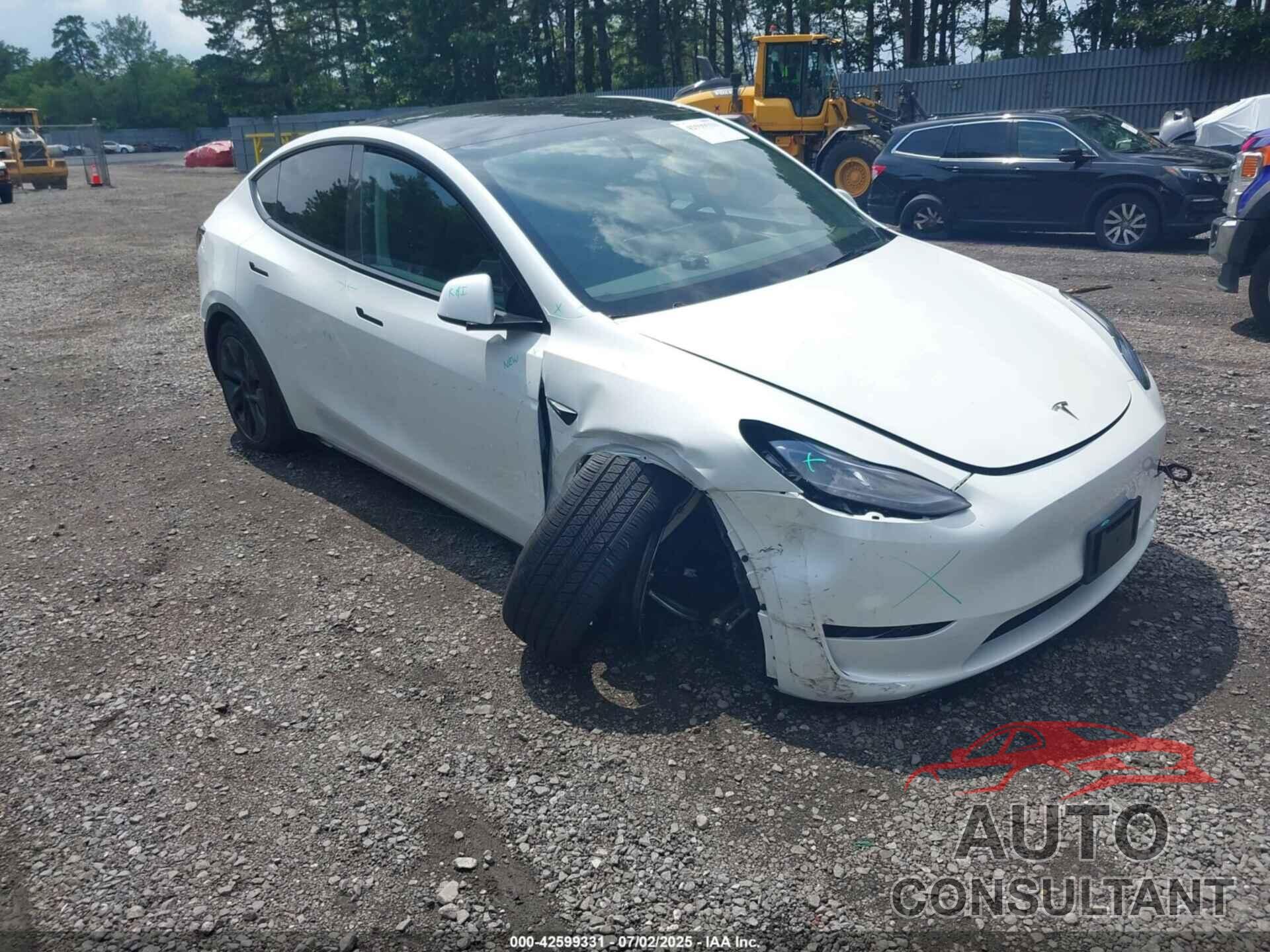 TESLA MODEL Y 2025 - 7SAYGDEE6SF293100
