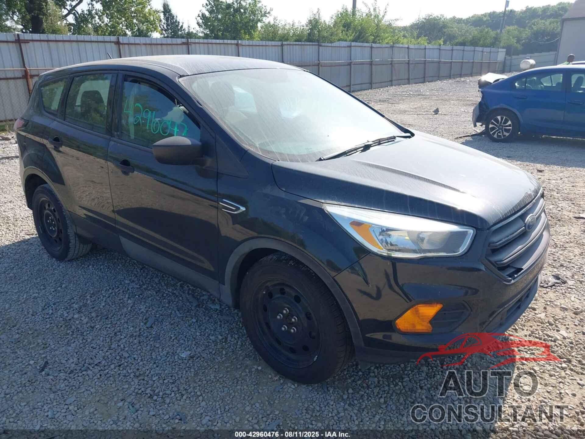 FORD ESCAPE 2017 - 1FMCU0F72HUD17042