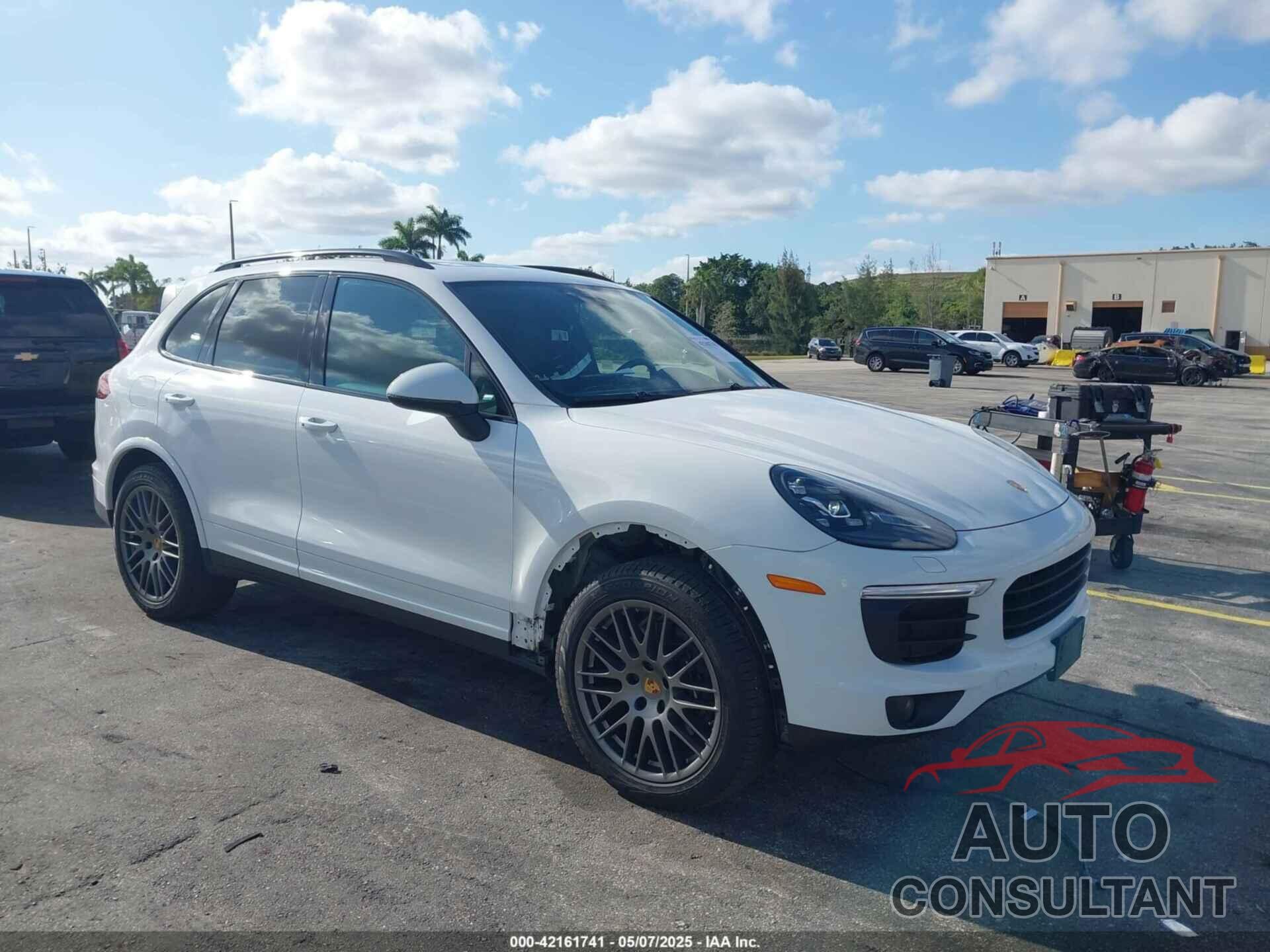 PORSCHE CAYENNE 2018 - WP1AA2A27JKA02278