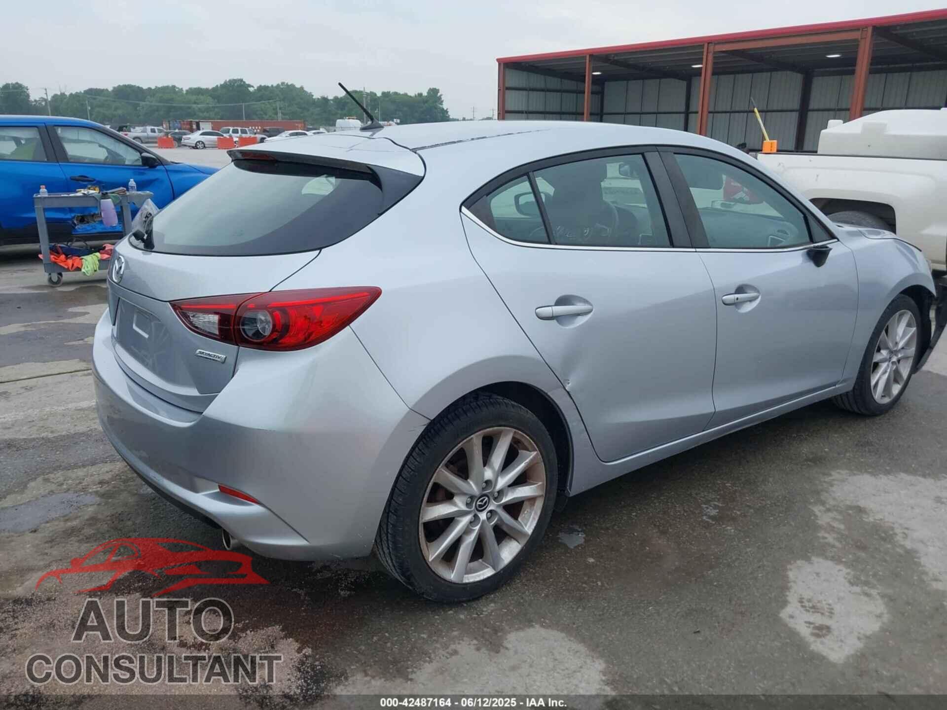 MAZDA MAZDA3 2017 - 3MZBN1L73HM100687