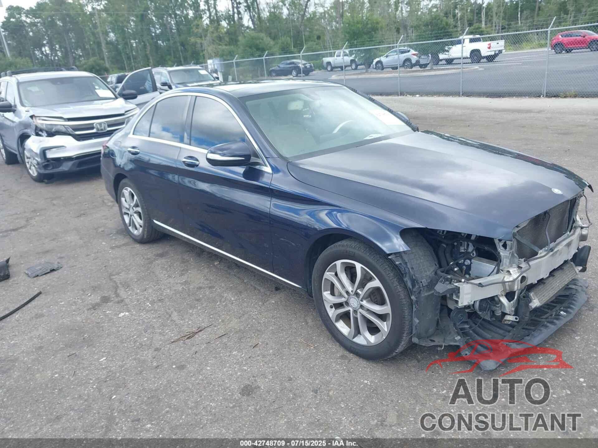MERCEDES-BENZ C 300 2015 - 55SWF4KB0FU085218