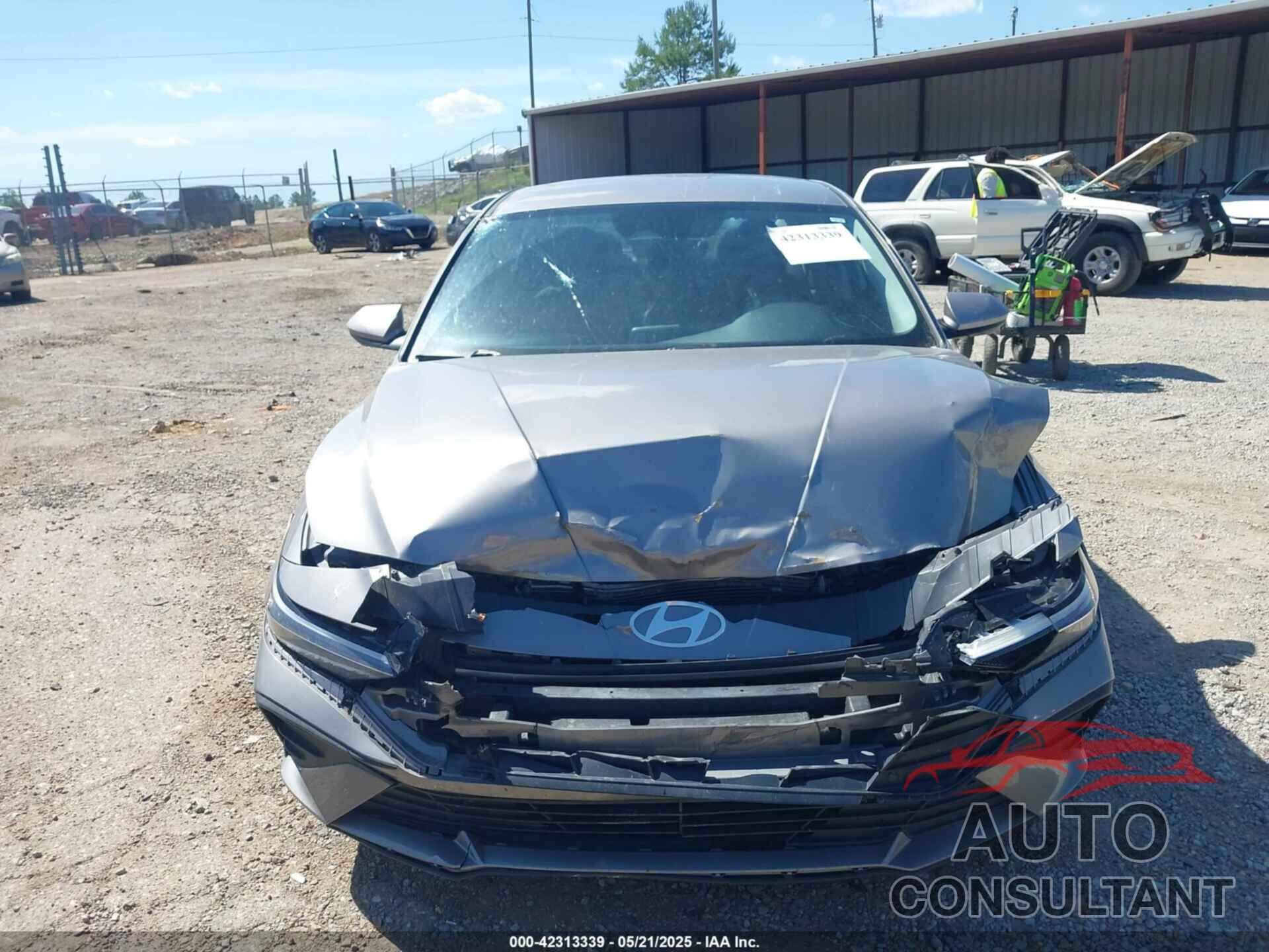 HYUNDAI ELANTRA 2024 - KMHLM4DG4RU650418