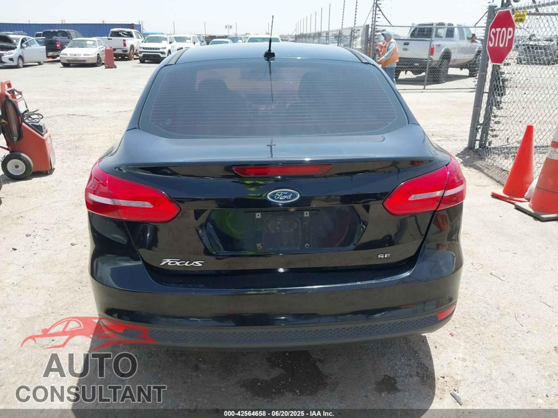 FORD FOCUS 2017 - 1FADP3F24HL229787