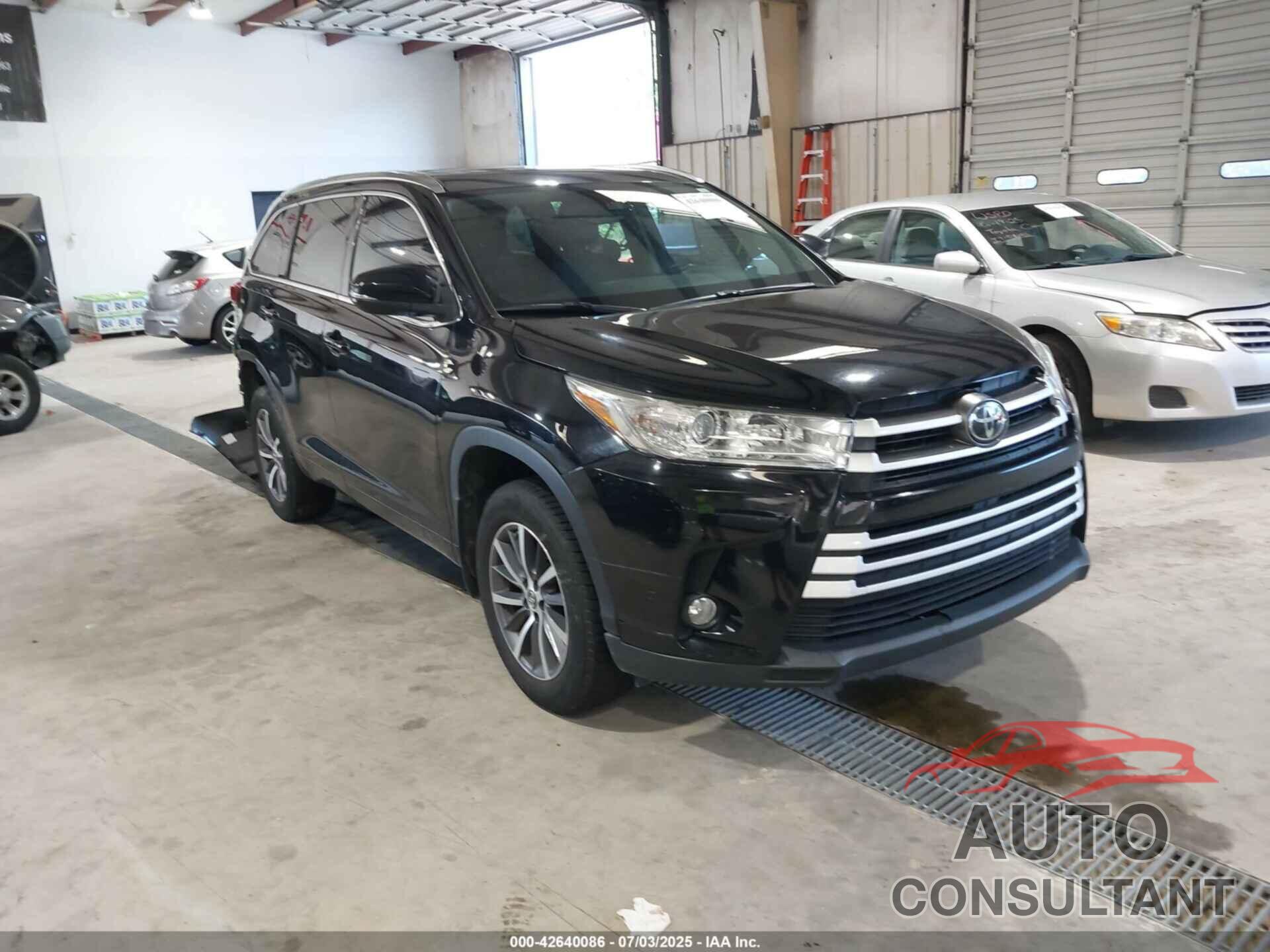 TOYOTA HIGHLANDER 2017 - 5TDJZRFH6HS444309