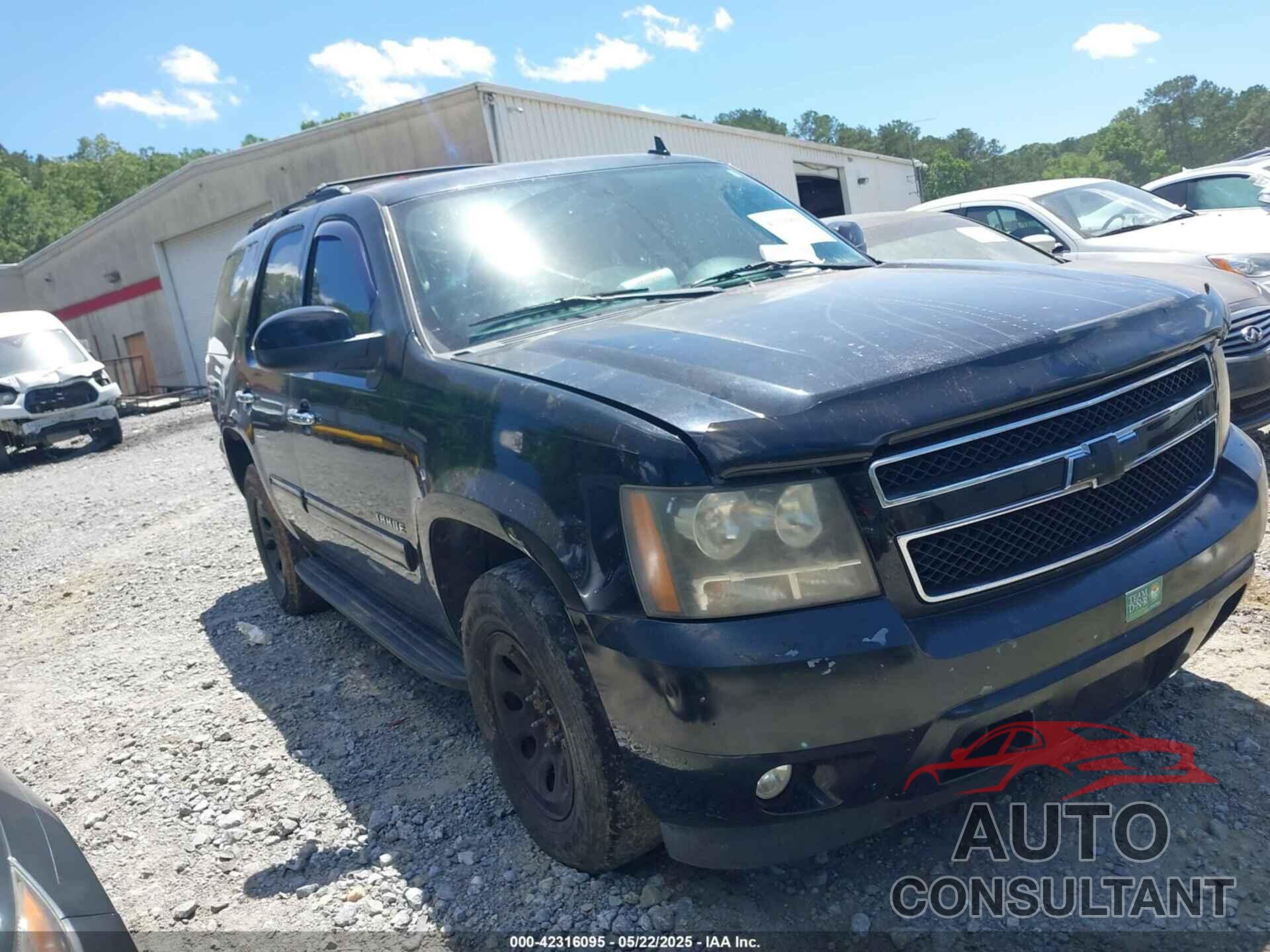 CHEVROLET TAHOE 2011 - 1GNSCBE09BR204600